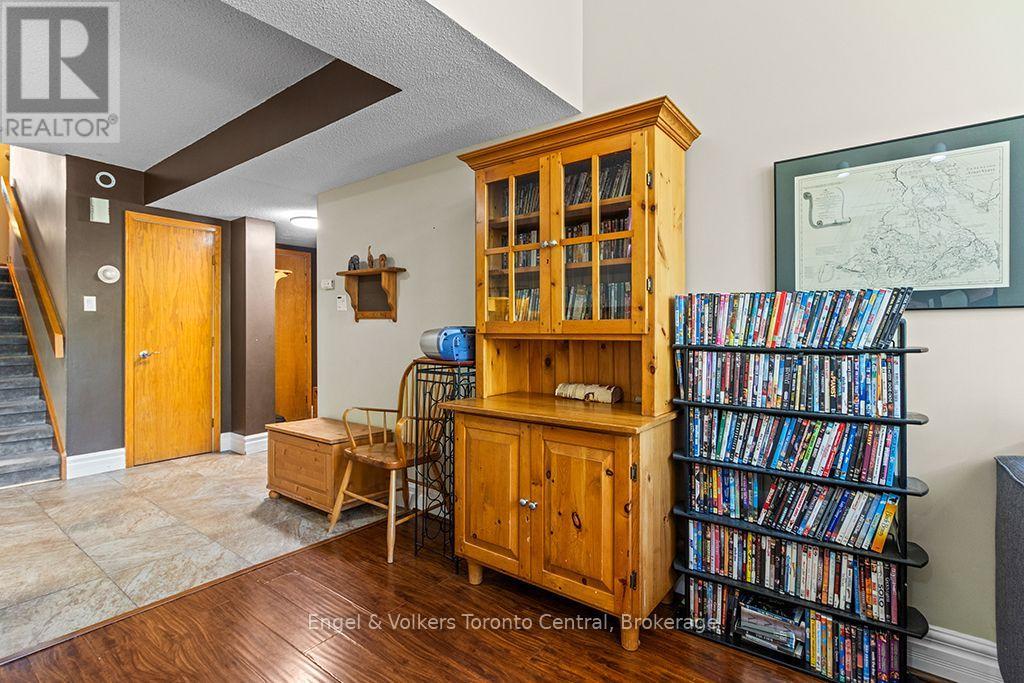 #209 796404 GREY ROAD 19 ROAD - 33