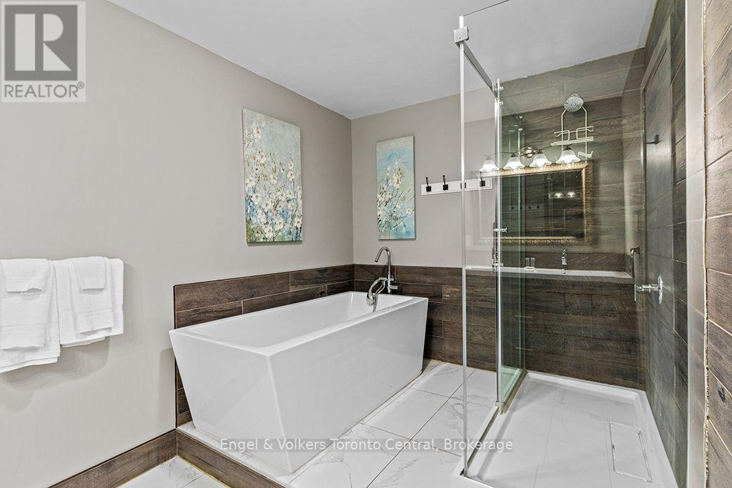 #209 796404 GREY ROAD 19 ROAD - 45