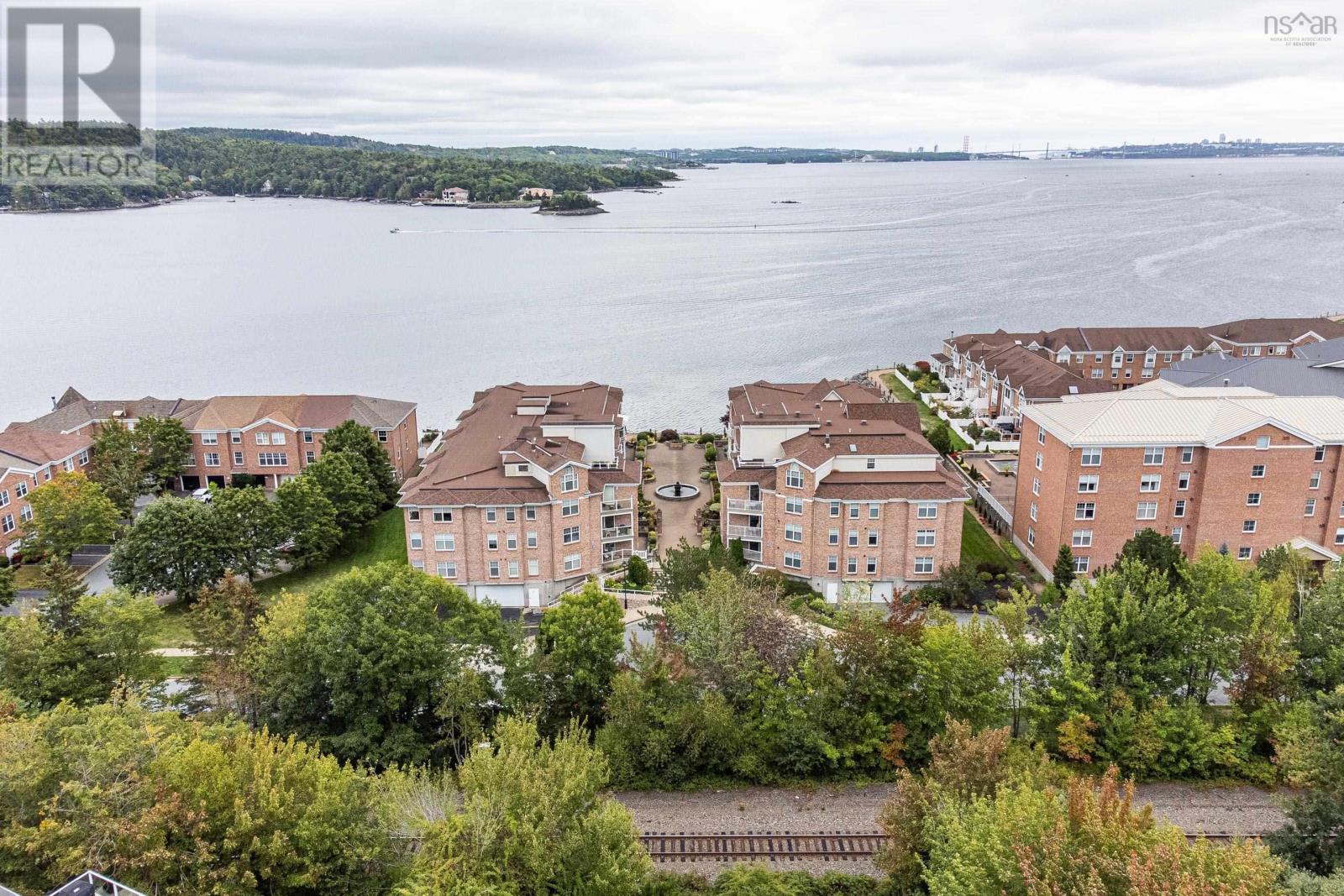 #304 40 Waterfront Drive - 31