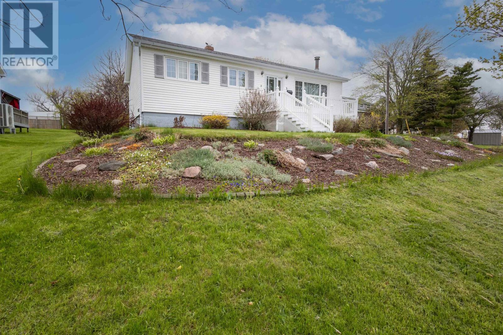 11 MacLean Street - 1