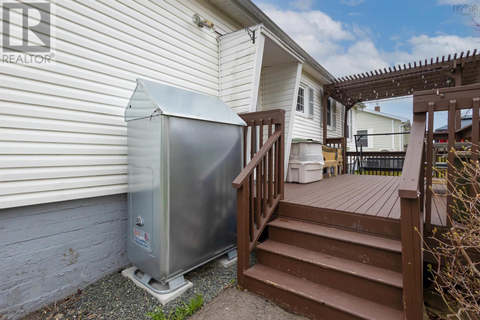 11 MacLean Street - 8