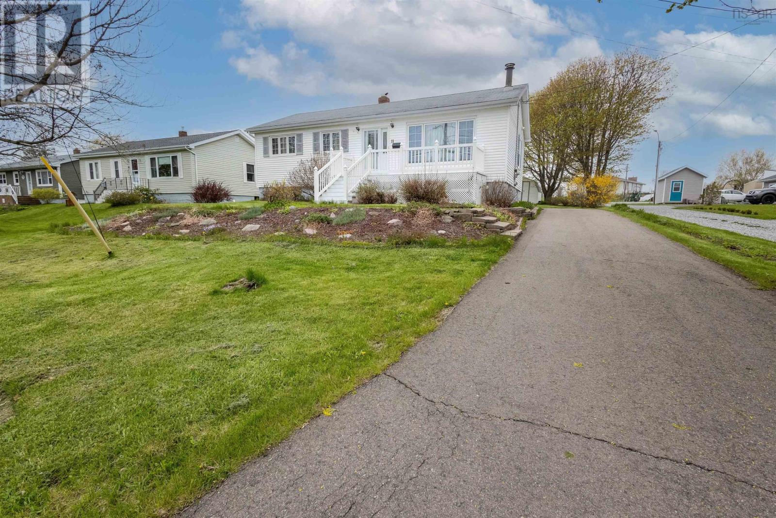 11 MacLean Street - 3