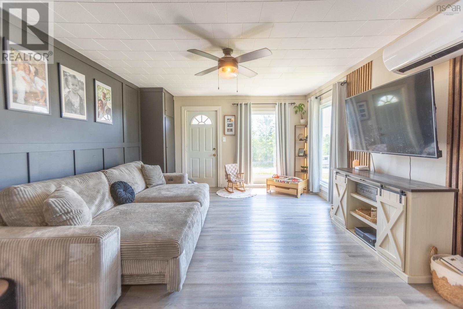 4875 Highway 242 - 15