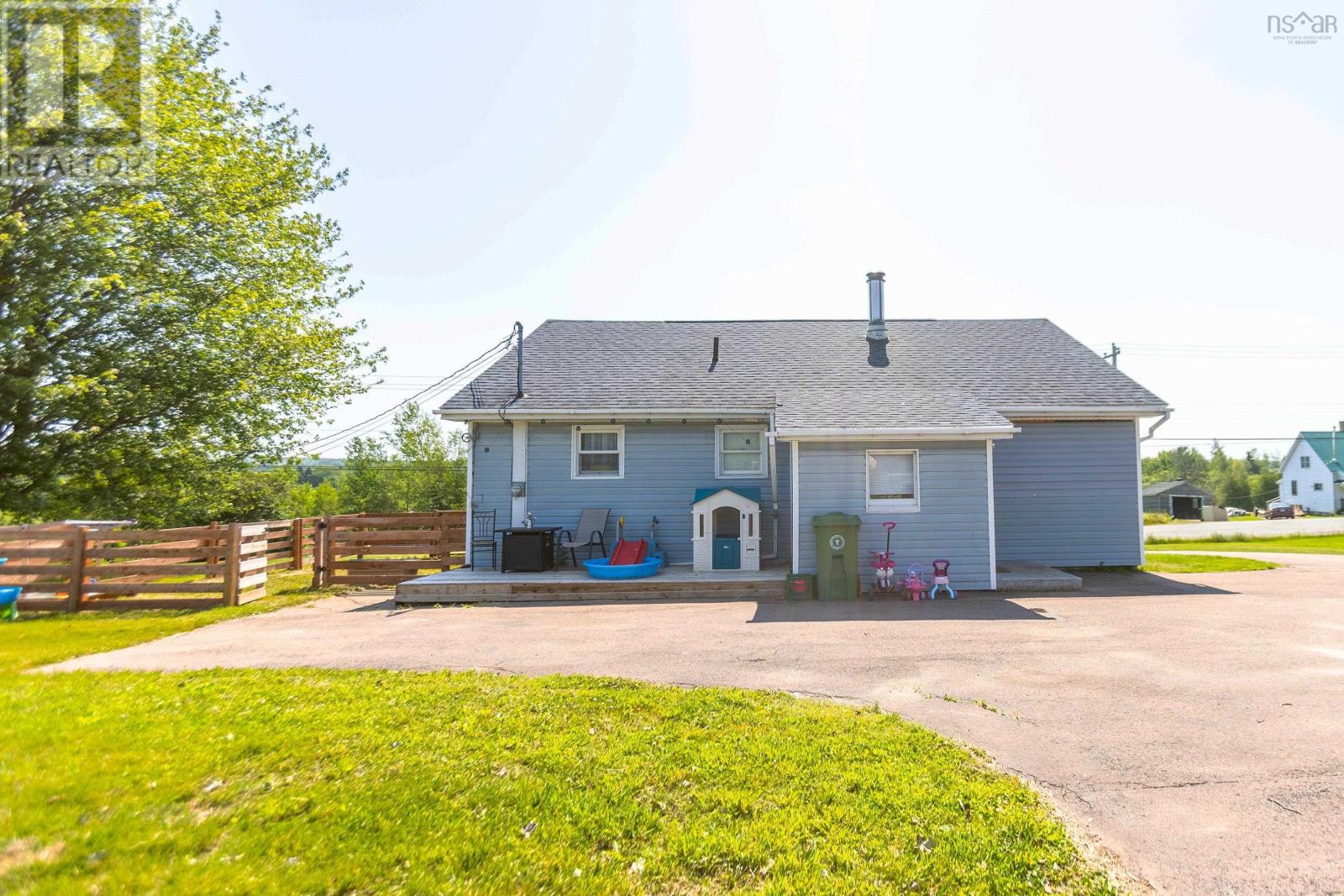 4875 Highway 242 - 4
