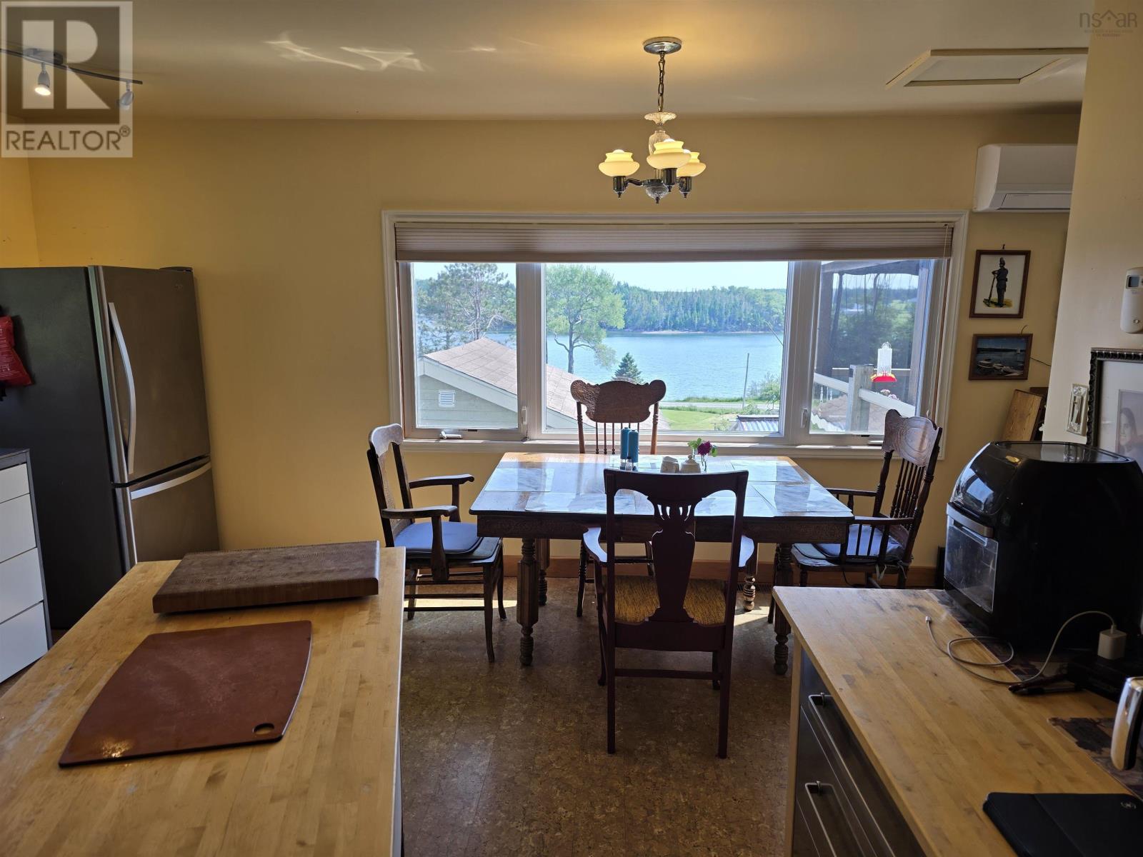 8316 4 Highway - 40