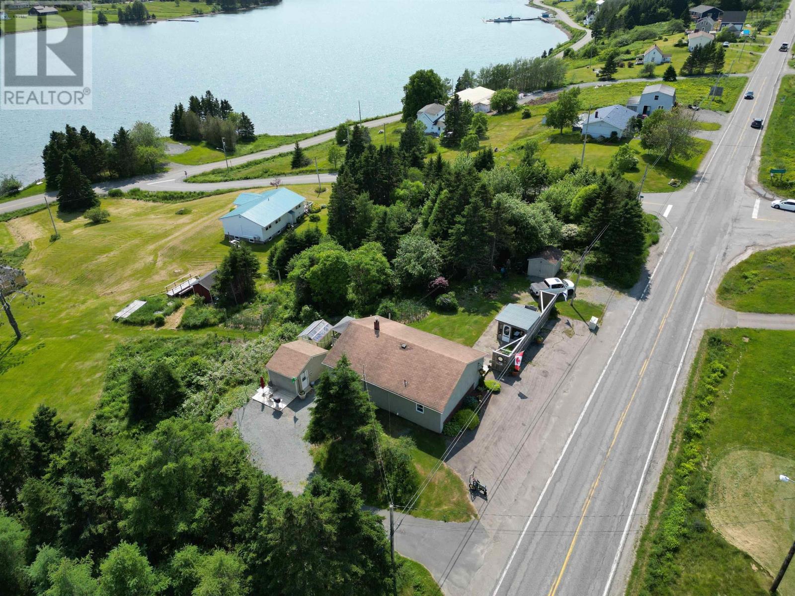 8316 4 Highway - 2