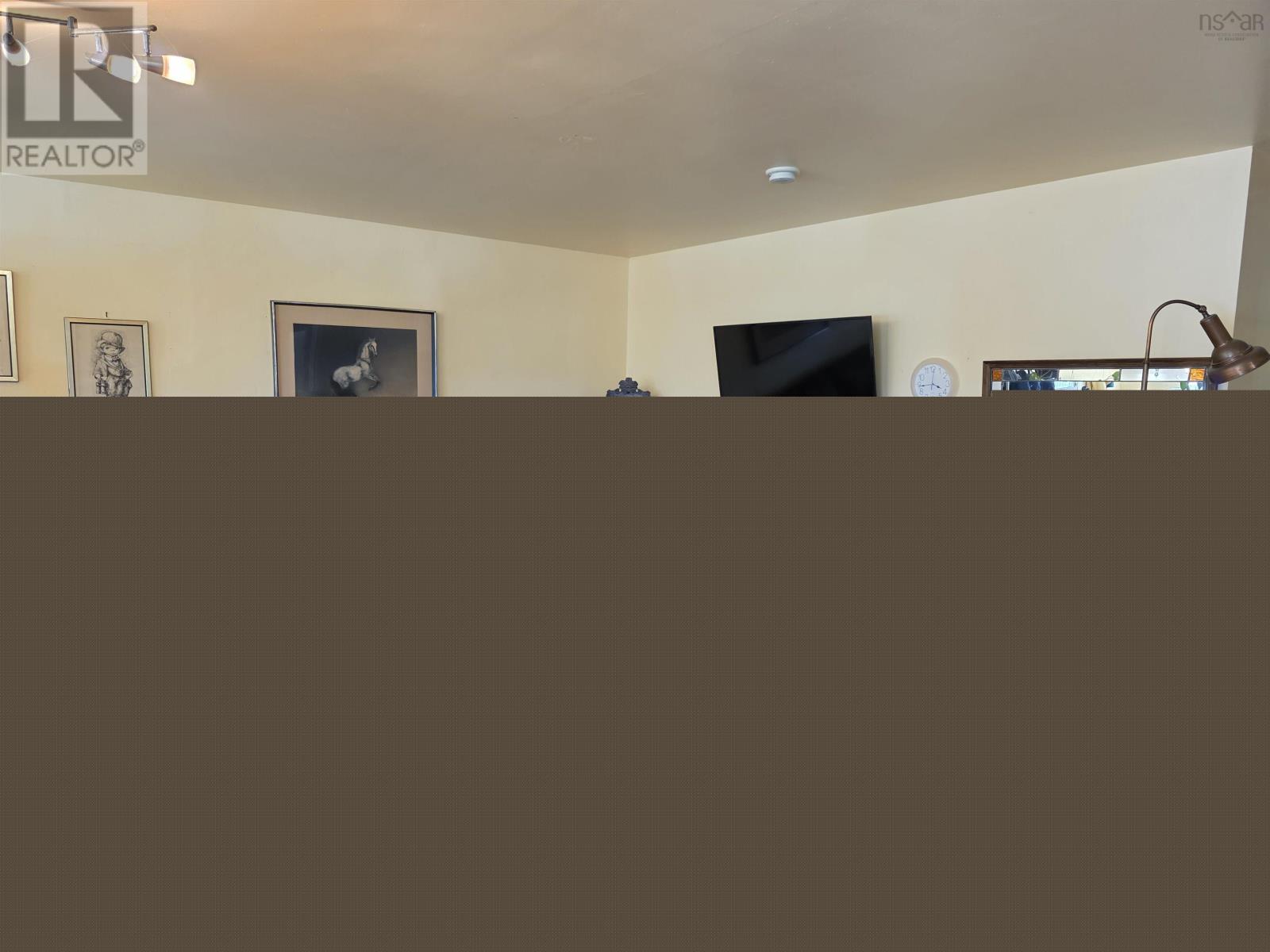 8316 4 Highway - 38