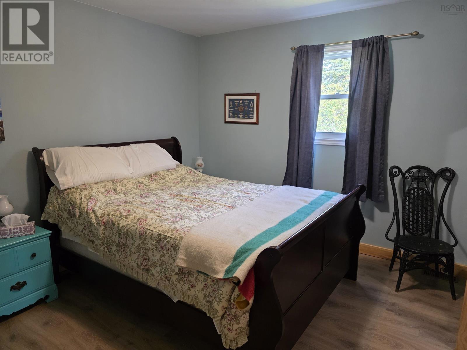 8316 4 Highway - 43