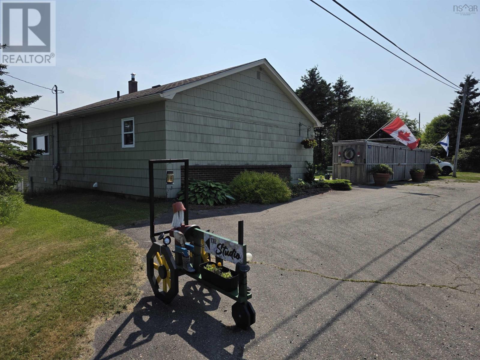 8316 4 Highway - 7