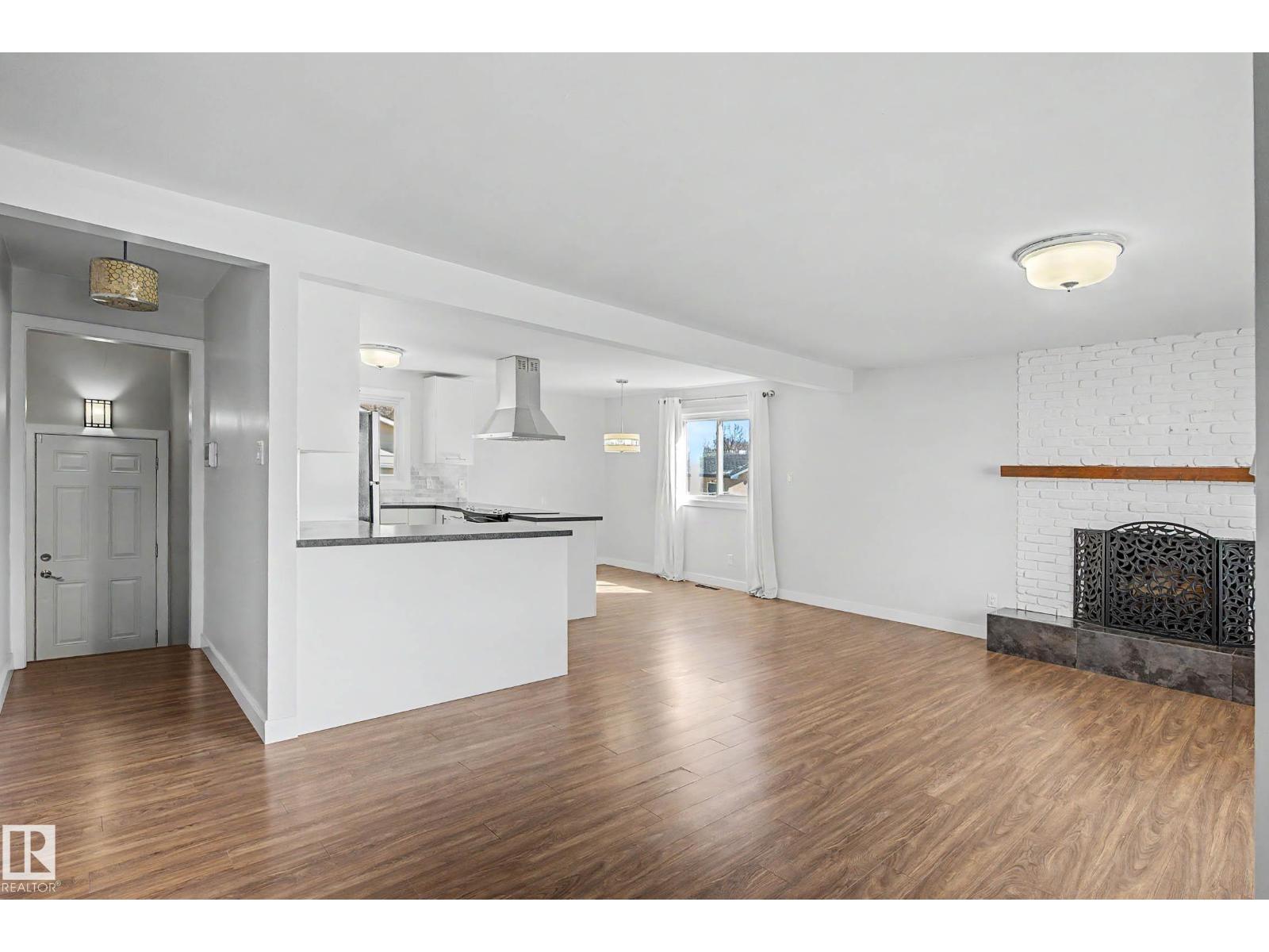 7815 156 ST NW - 8