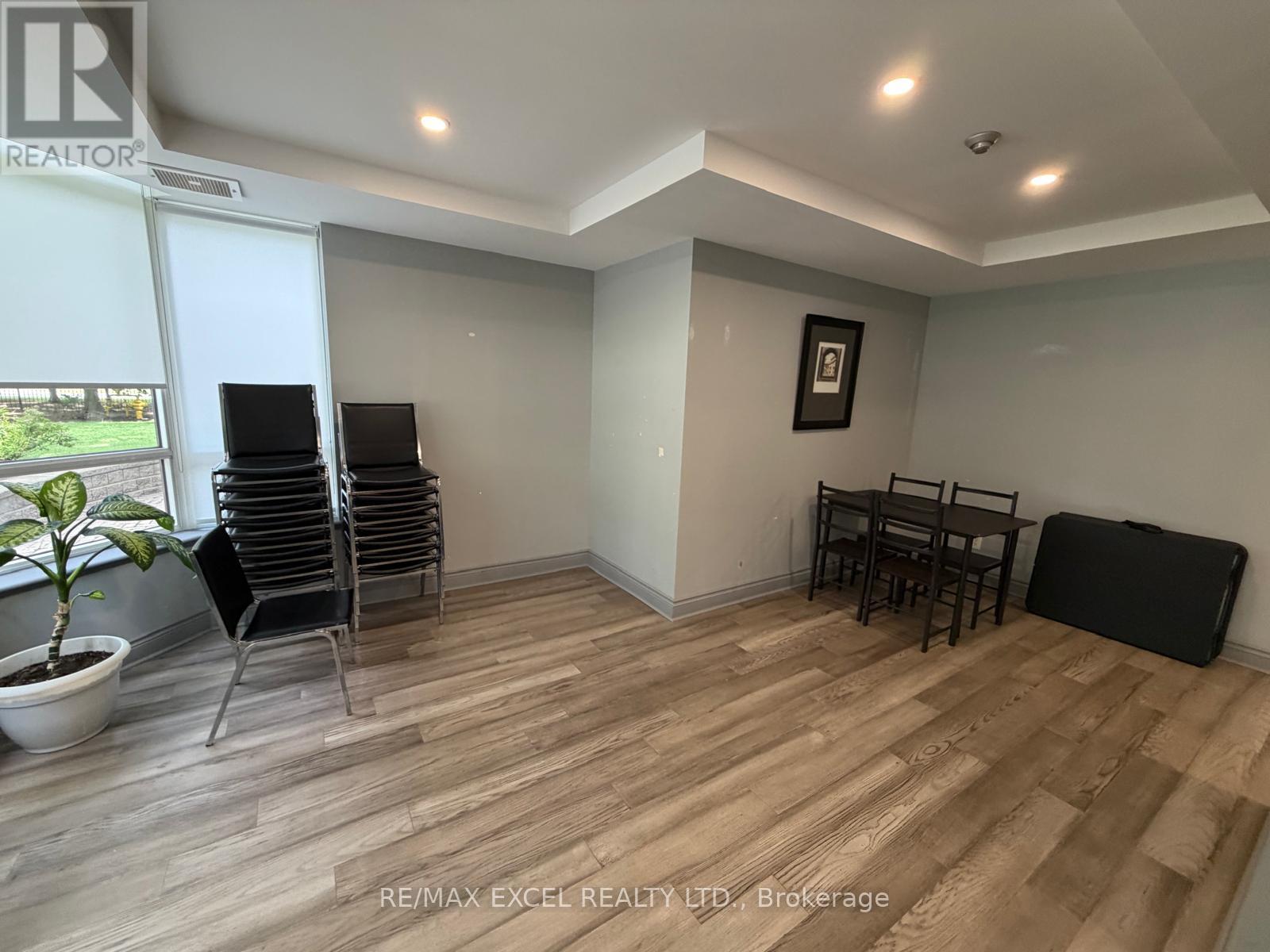 #507 91 TOWNSGATE DRIVE - 16