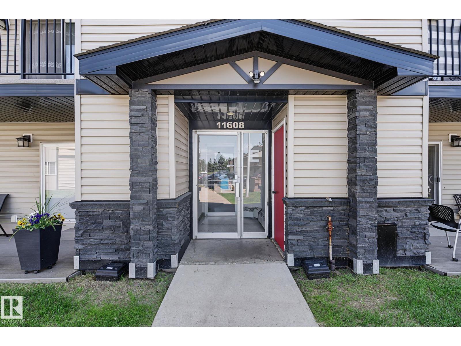 #6E 11608 28 AV NW NW - 1