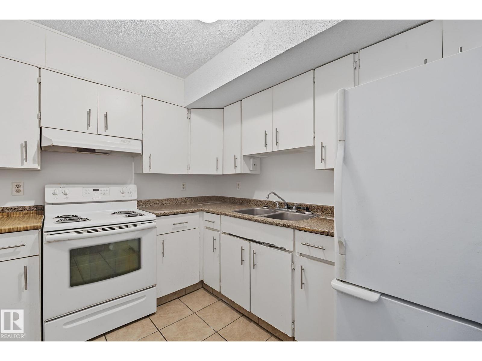 #6E 11608 28 AV NW NW - 12