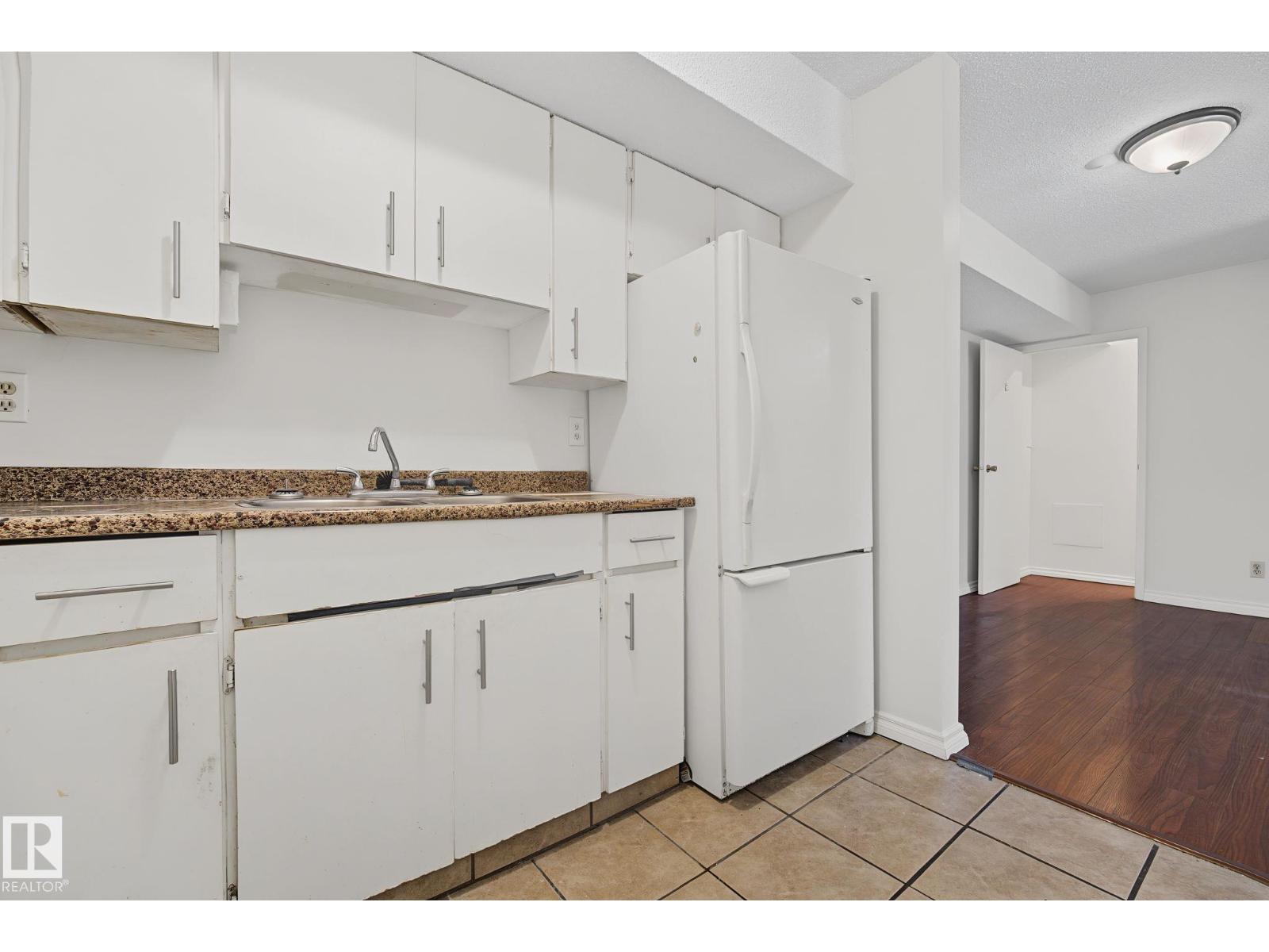 #6E 11608 28 AV NW NW - 13