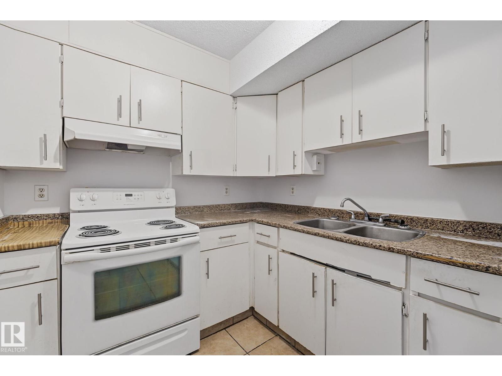 #6E 11608 28 AV NW NW - 16