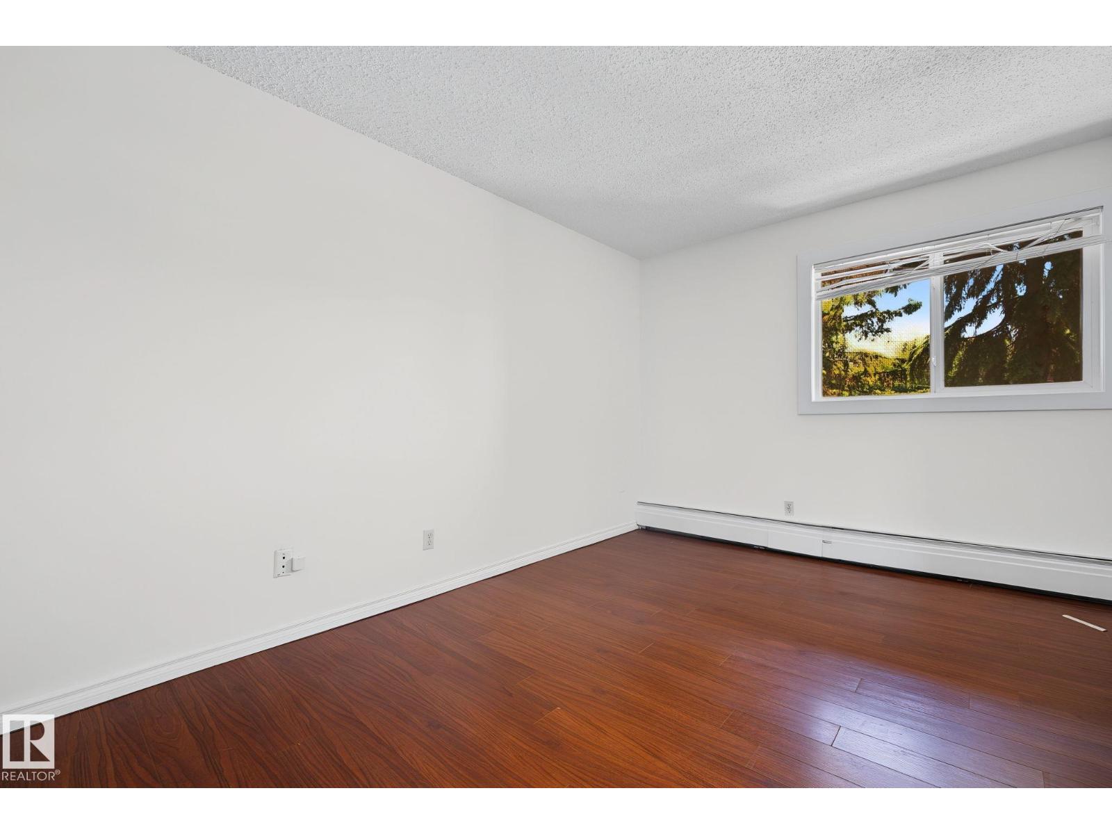 #6E 11608 28 AV NW NW - 17