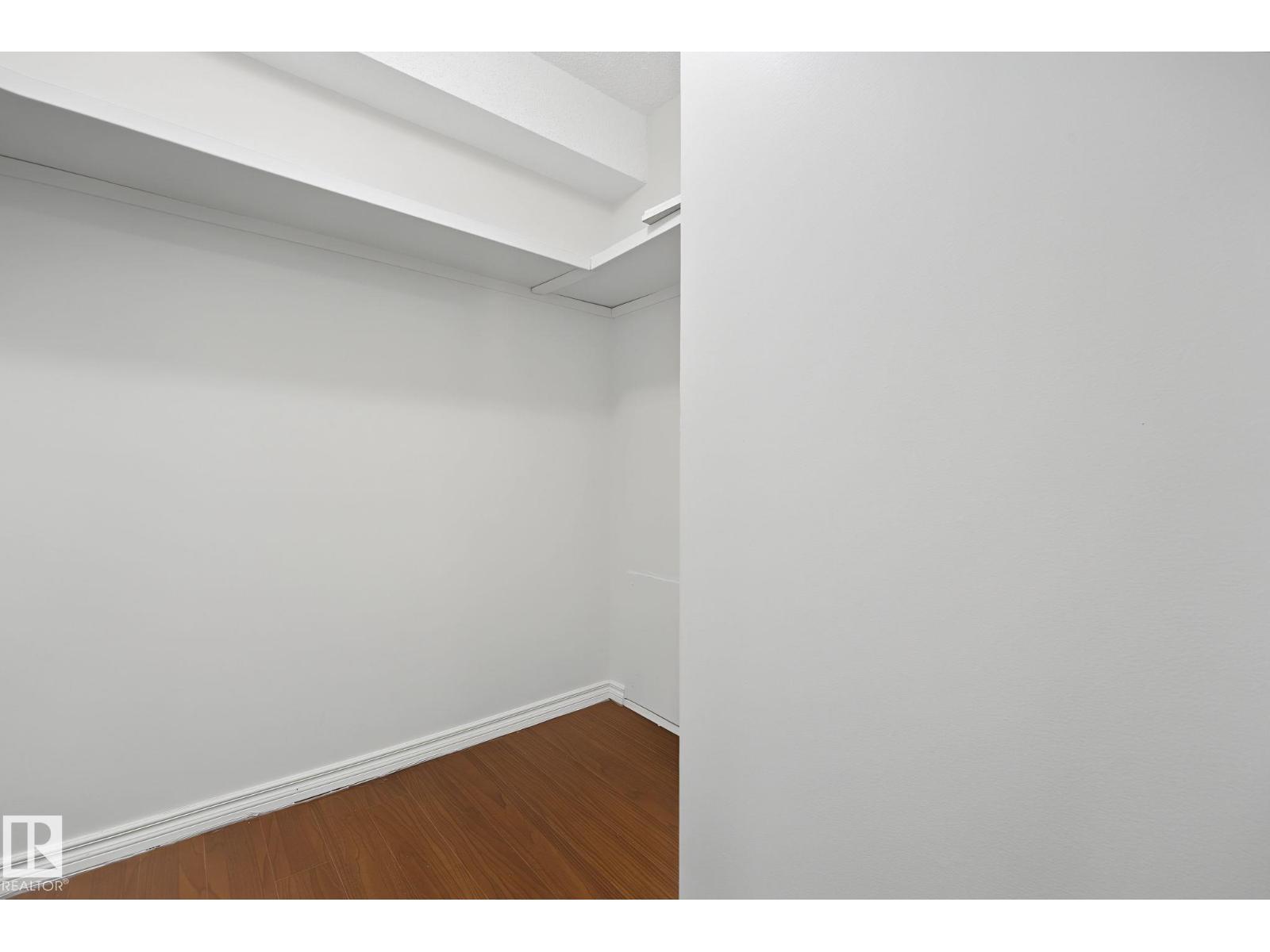 #6E 11608 28 AV NW NW - 22