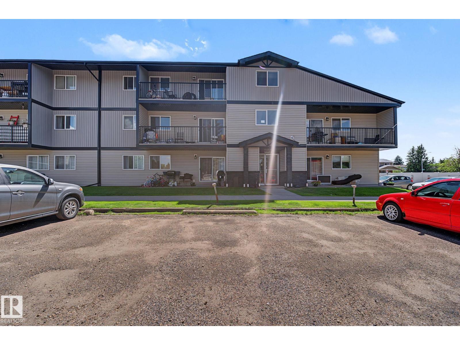 #6E 11608 28 AV NW NW - 34
