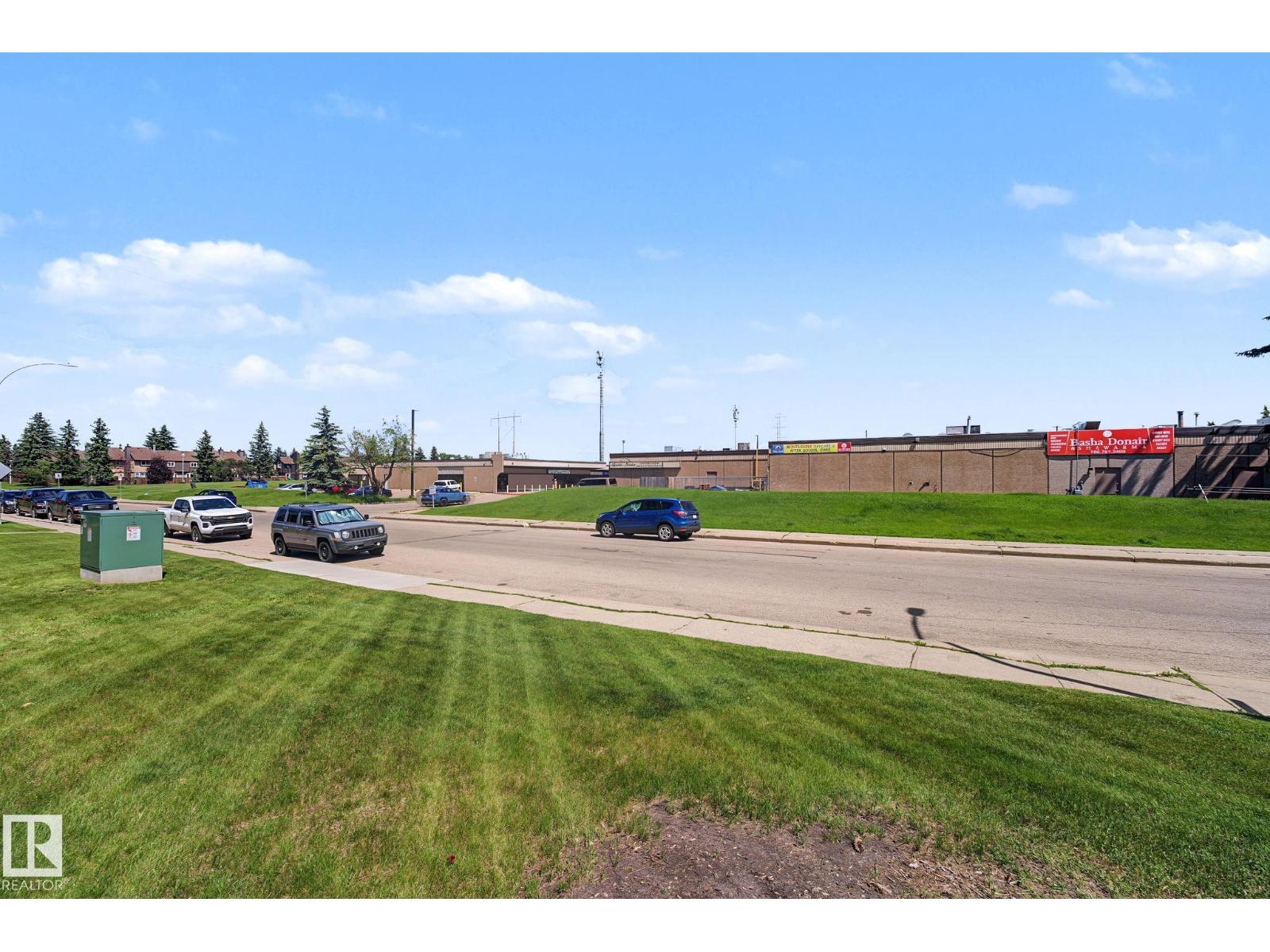 #6E 11608 28 AV NW NW - 36
