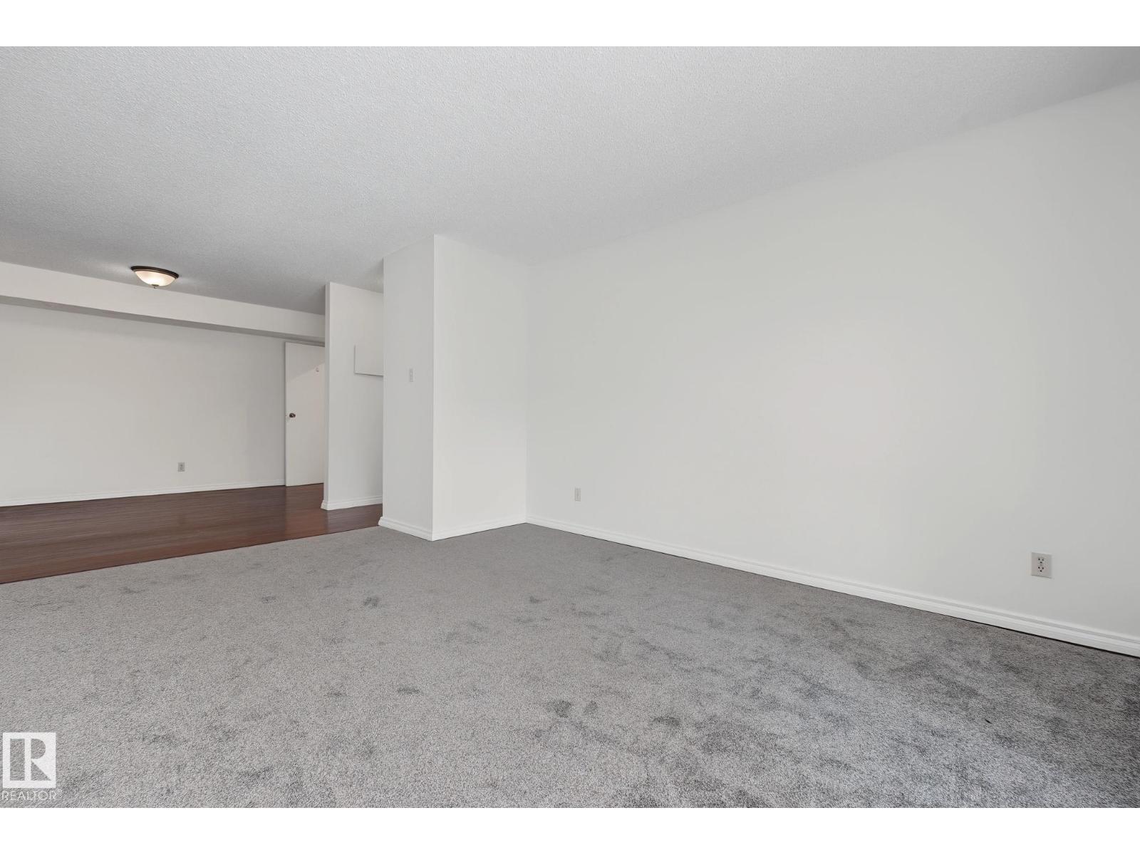 #6E 11608 28 AV NW NW - 9