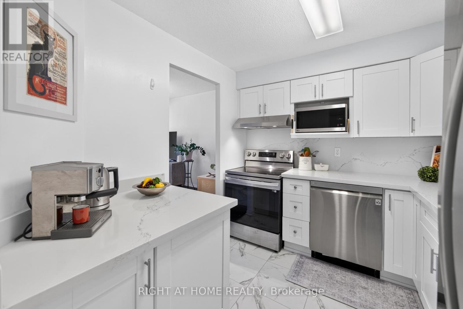 #607 32 TANNERY STREET - 16