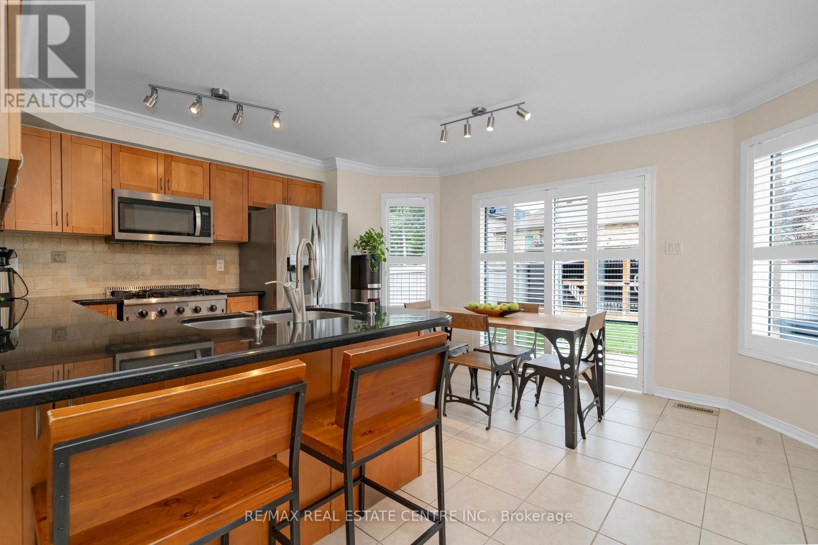 27 MILFOIL STREET - 12