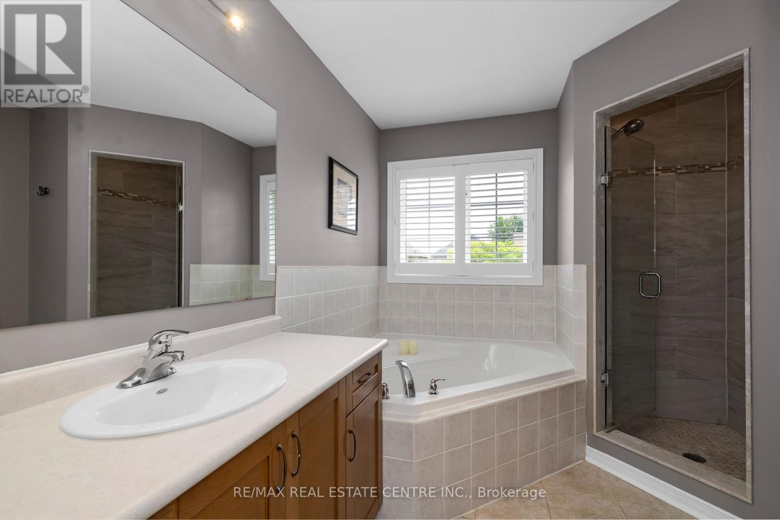 27 MILFOIL STREET - 23