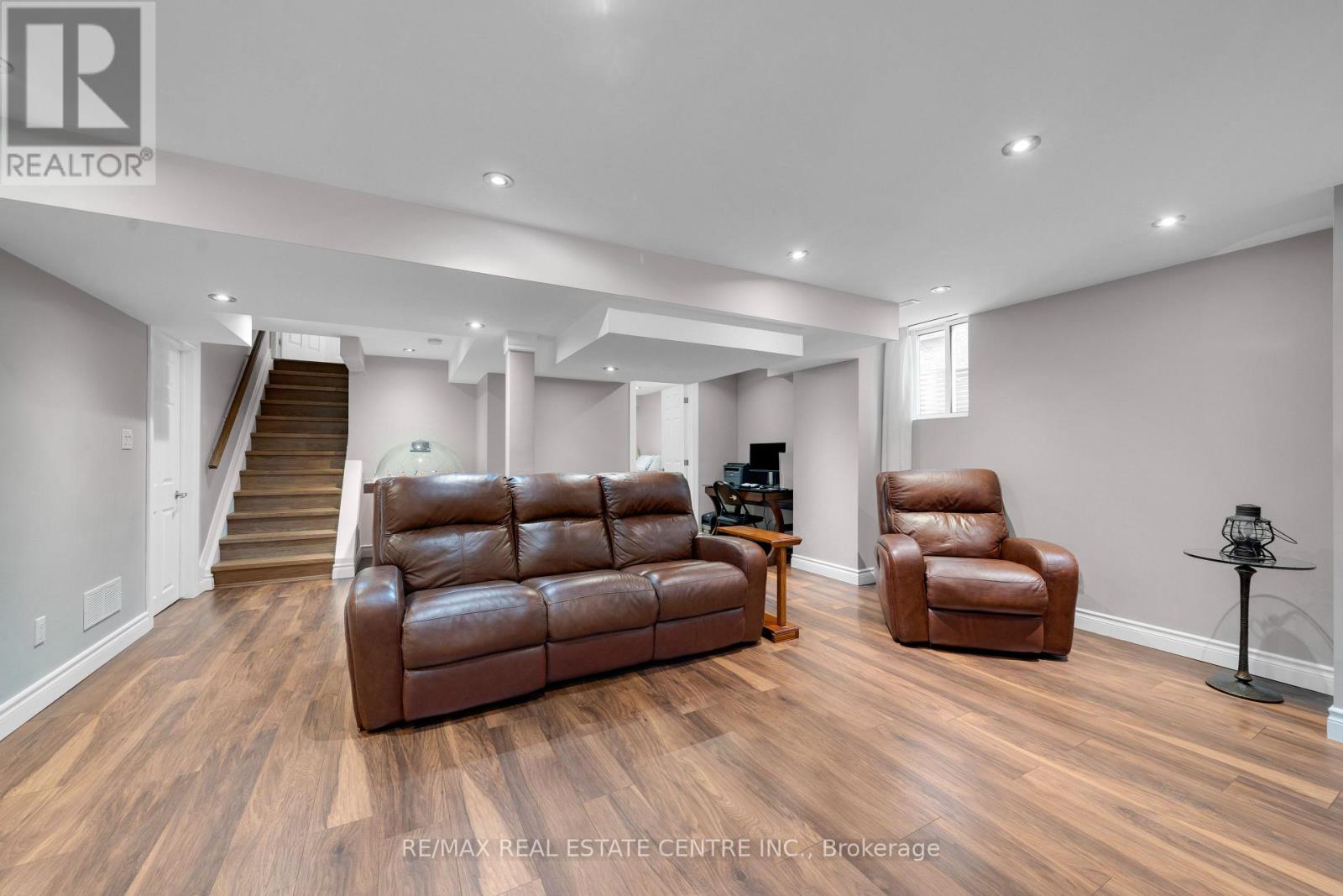27 MILFOIL STREET - 33