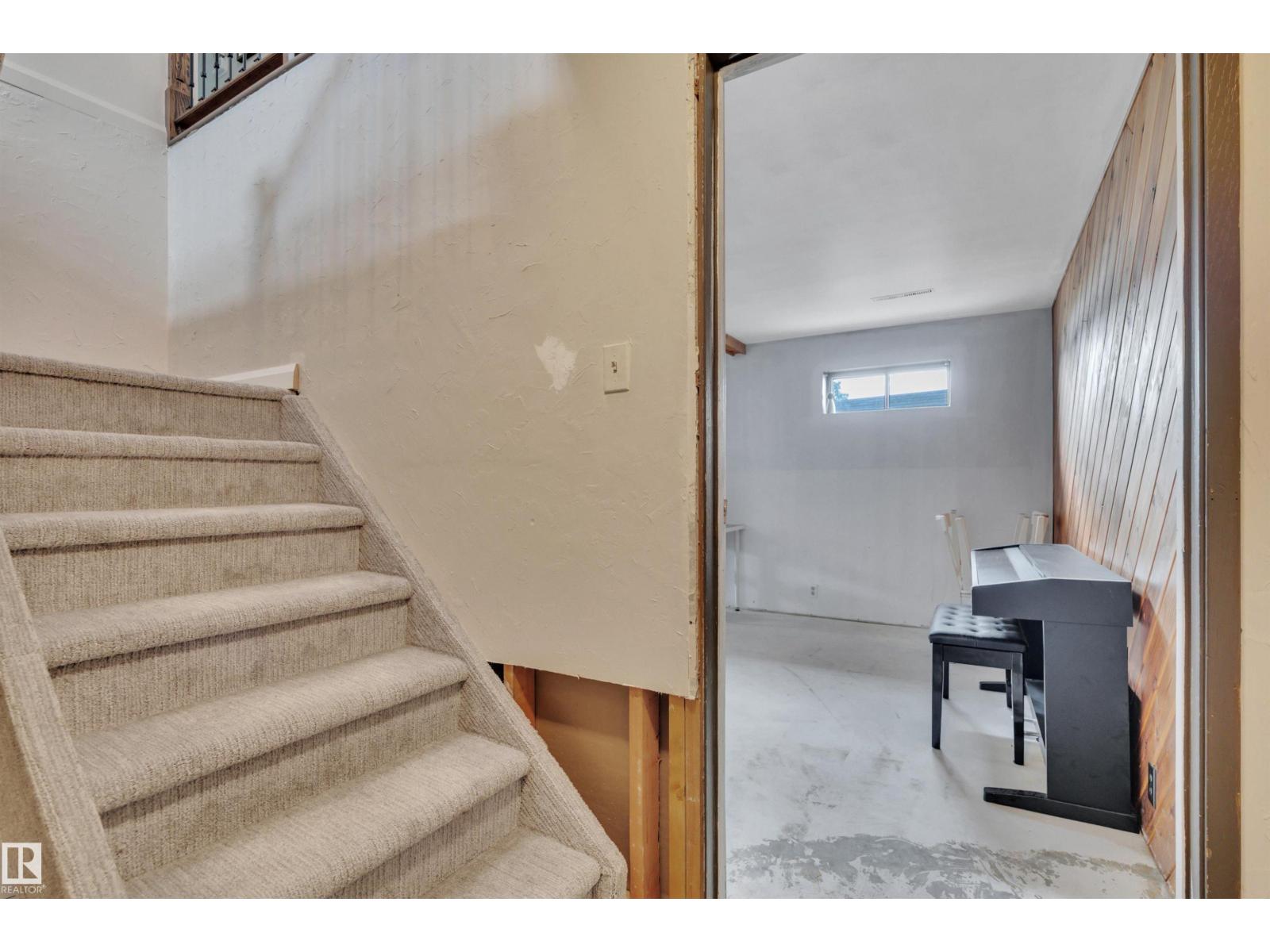 4707 44 ST - 32