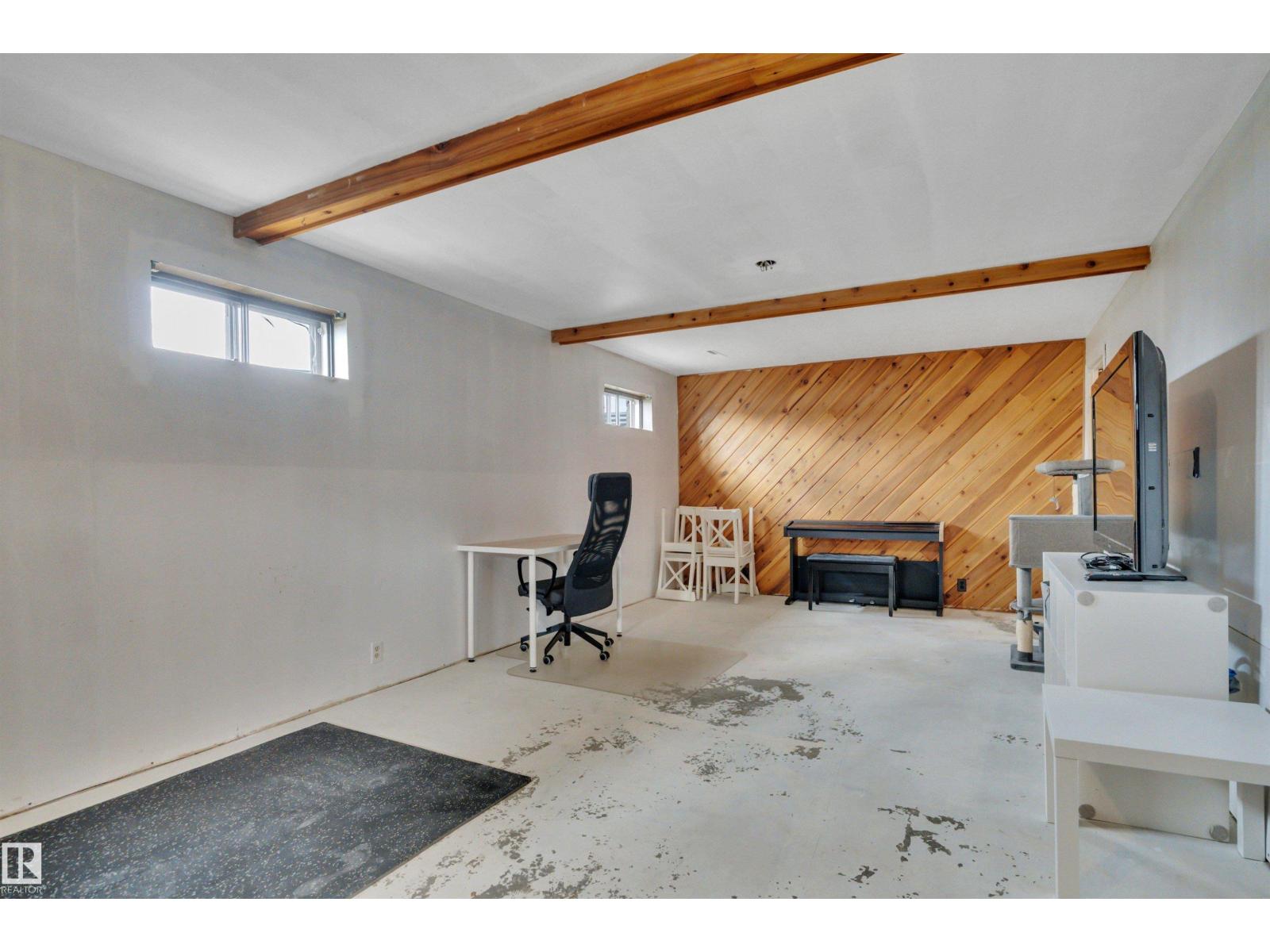 4707 44 ST - 34