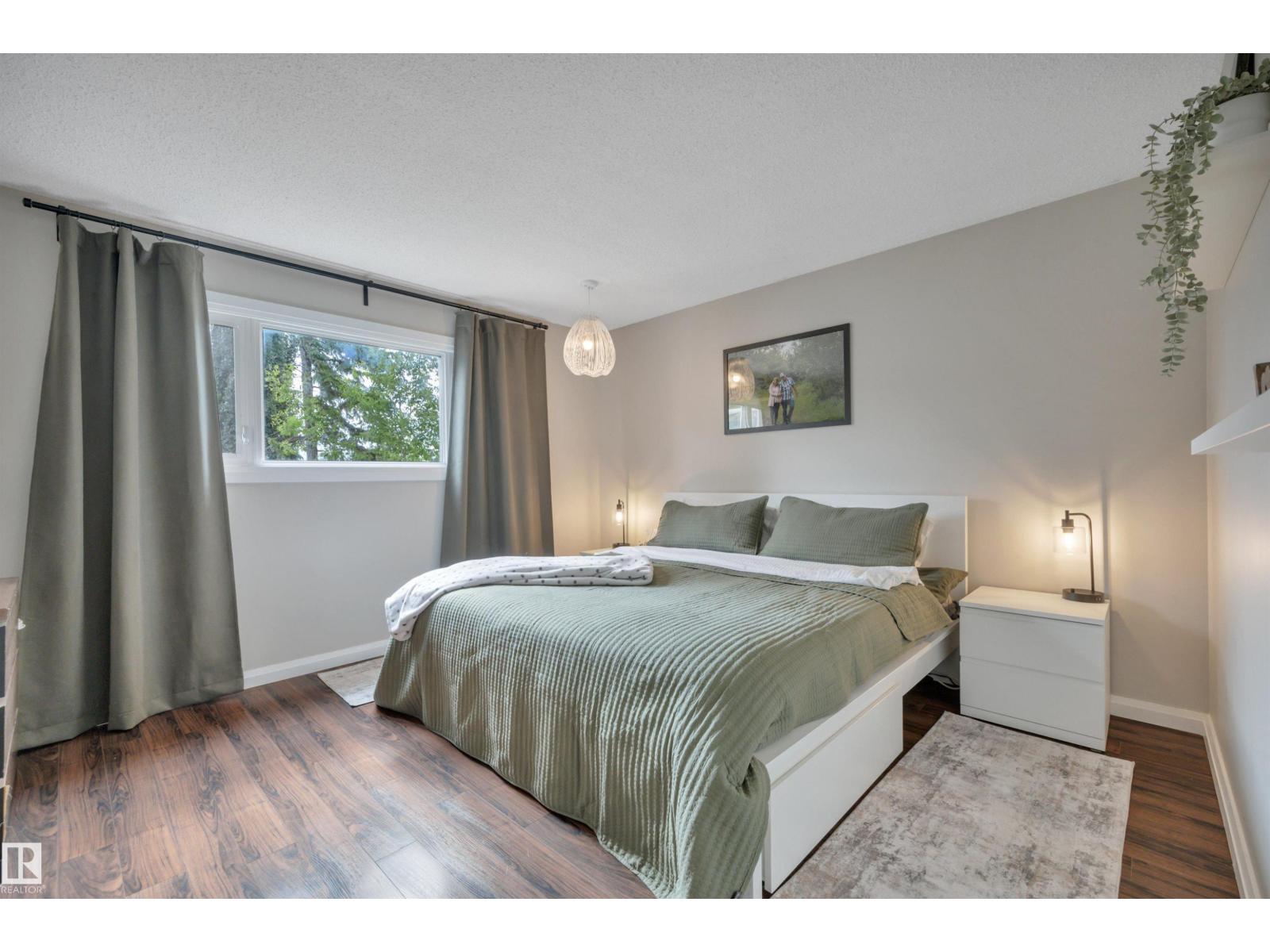 4707 44 ST - 20