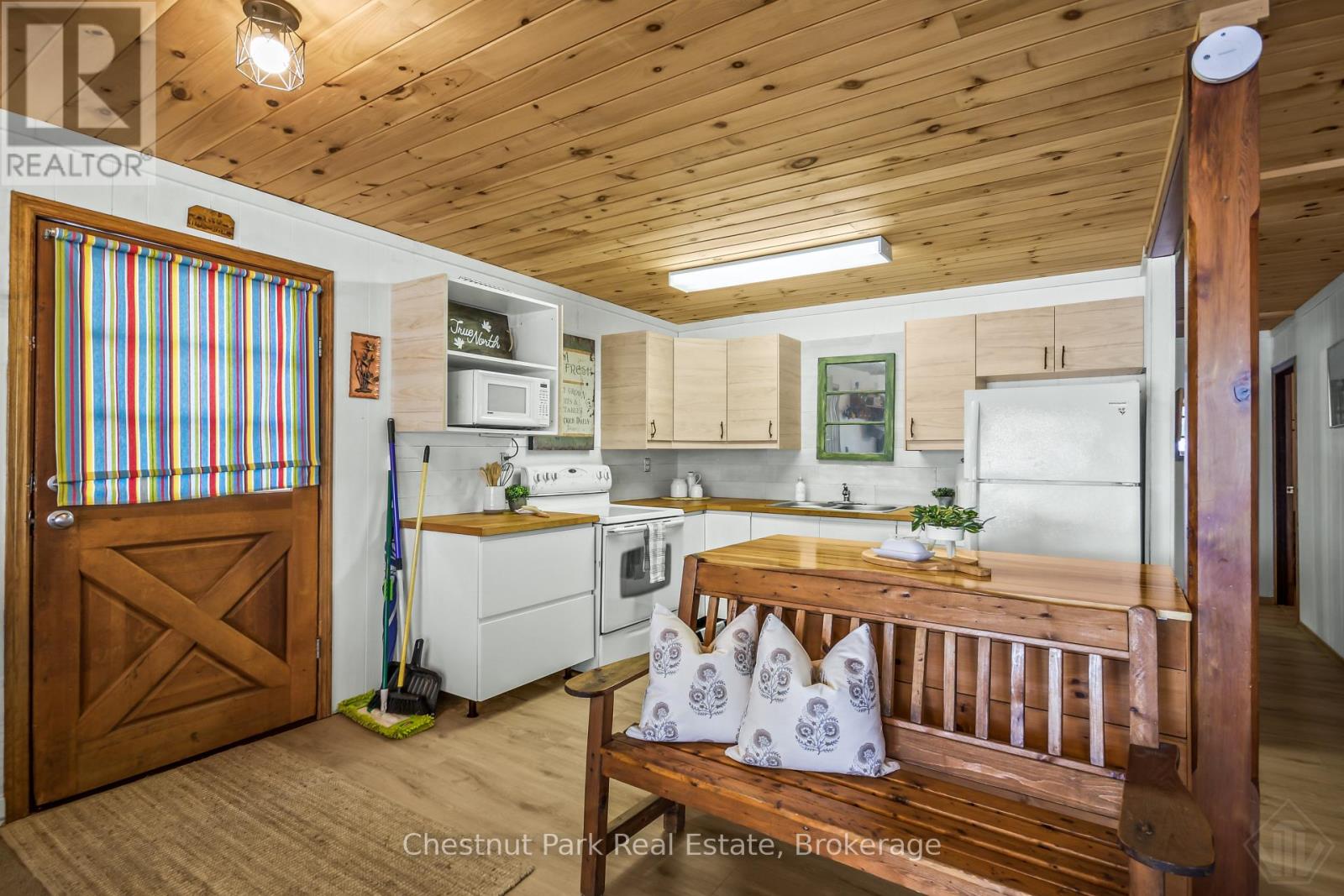 254 CHAPMAN DRIVE W - 24