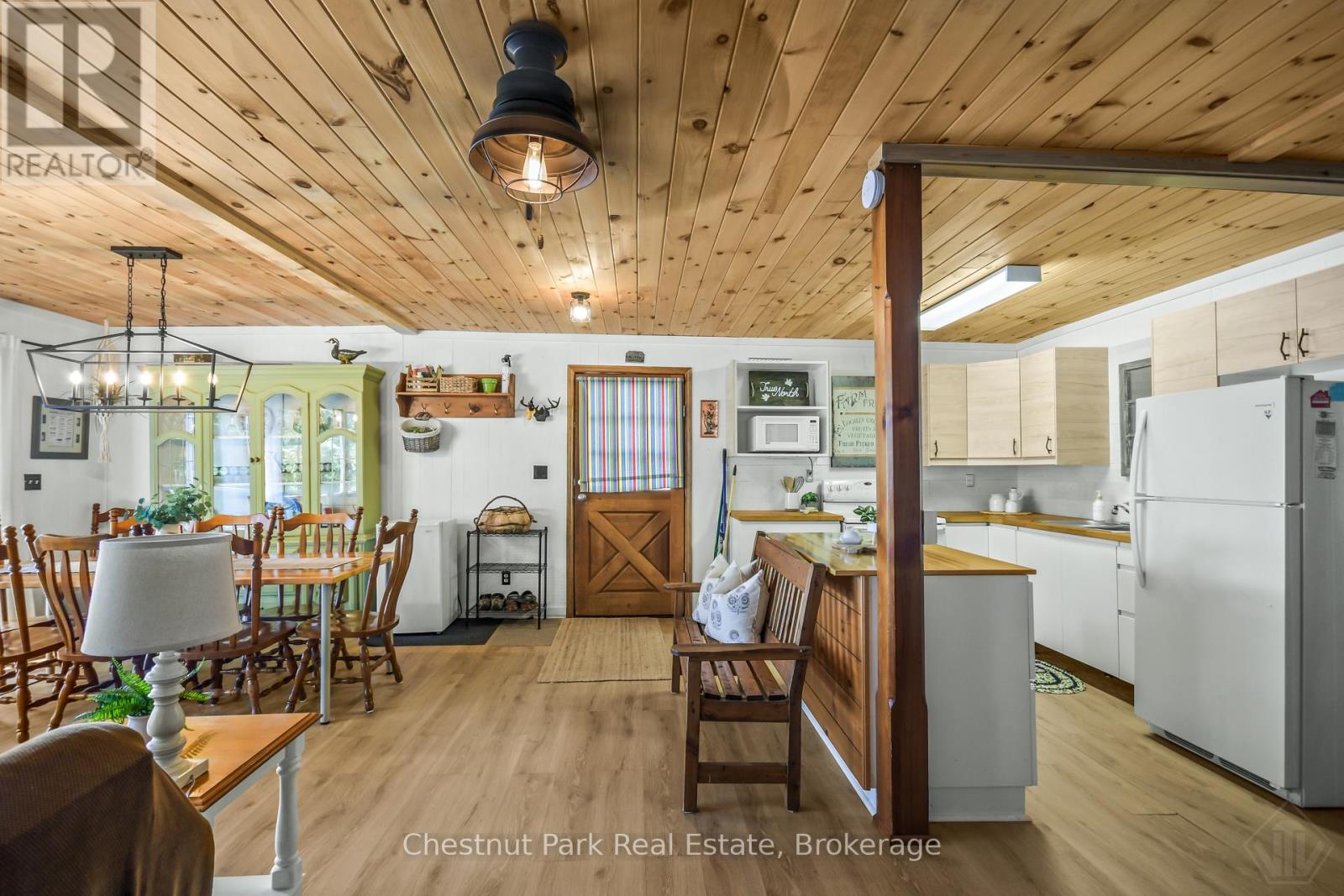 254 CHAPMAN DRIVE W - 28