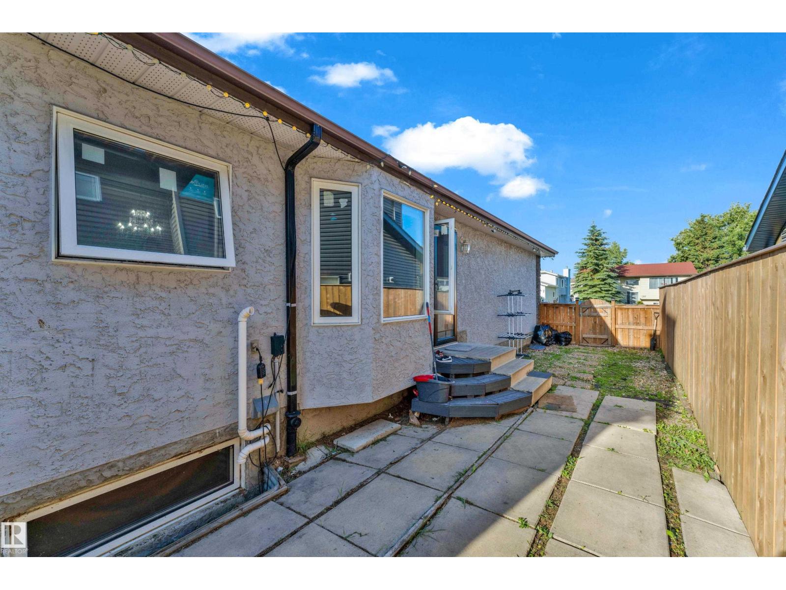 1316 35 ST NW — photo 33