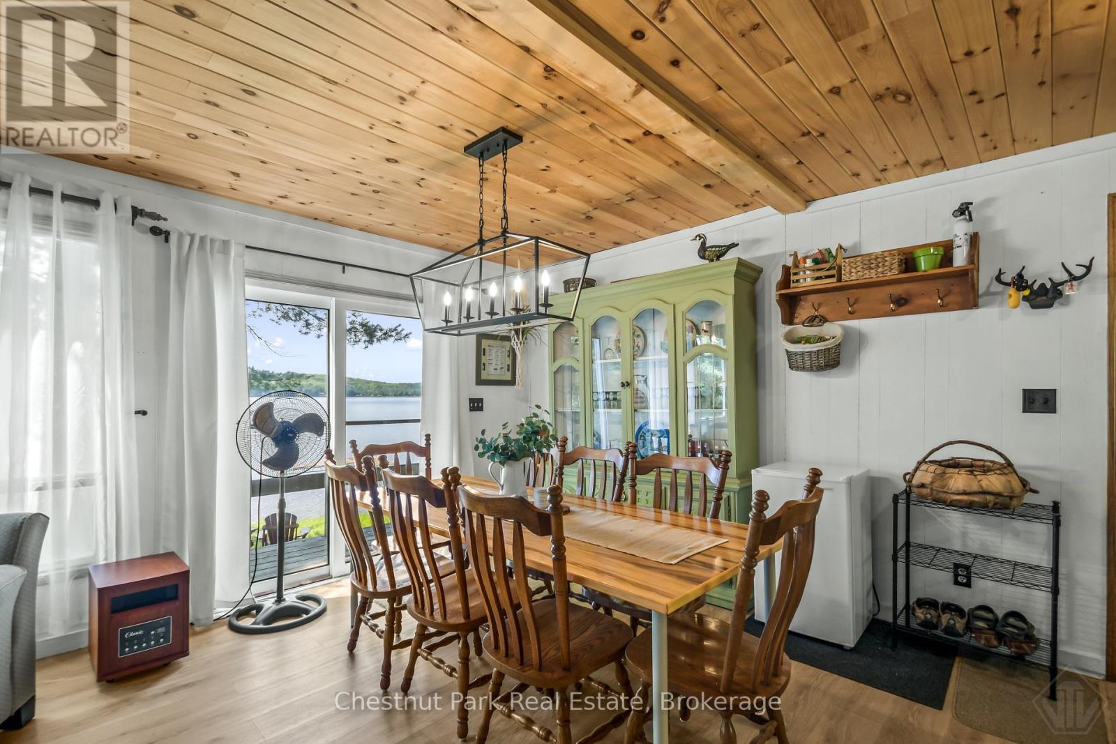 254 CHAPMAN DRIVE W - 32