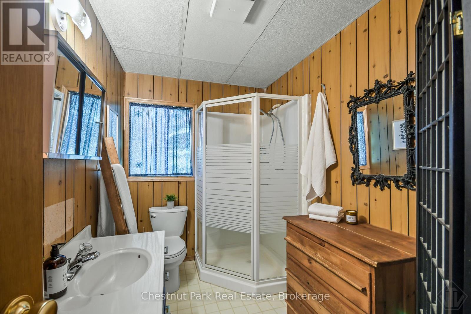 254 CHAPMAN DRIVE W - 34