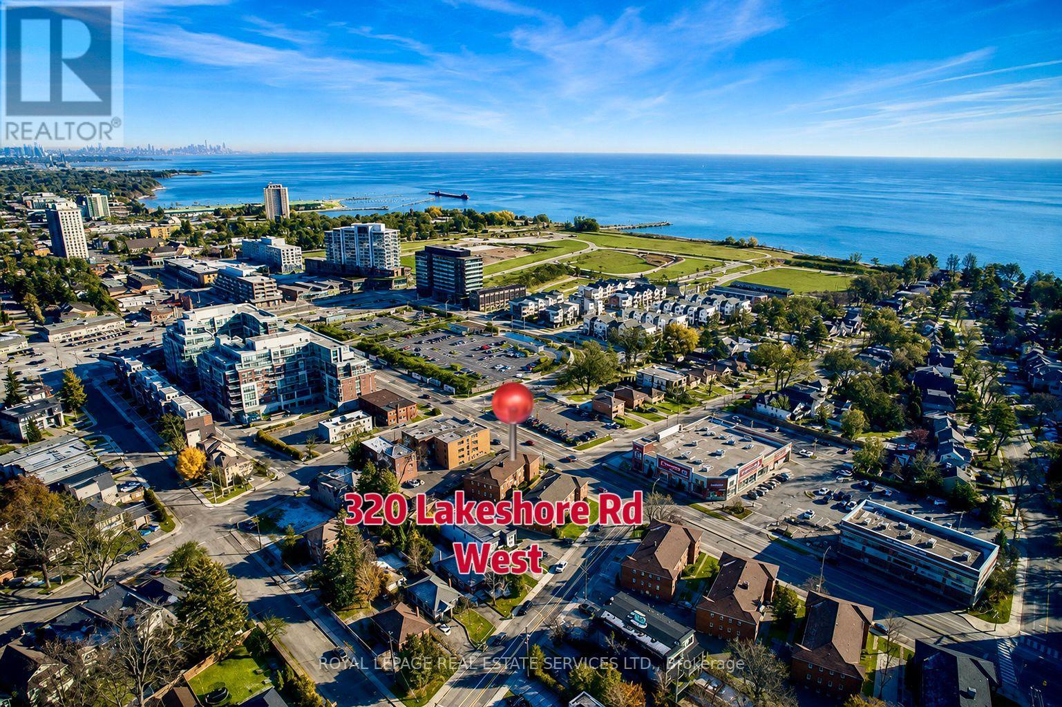 Photo of 320 Lakeshore Road