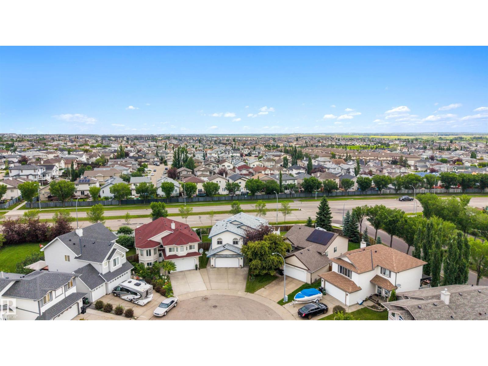 15227 47 ST NW - 45