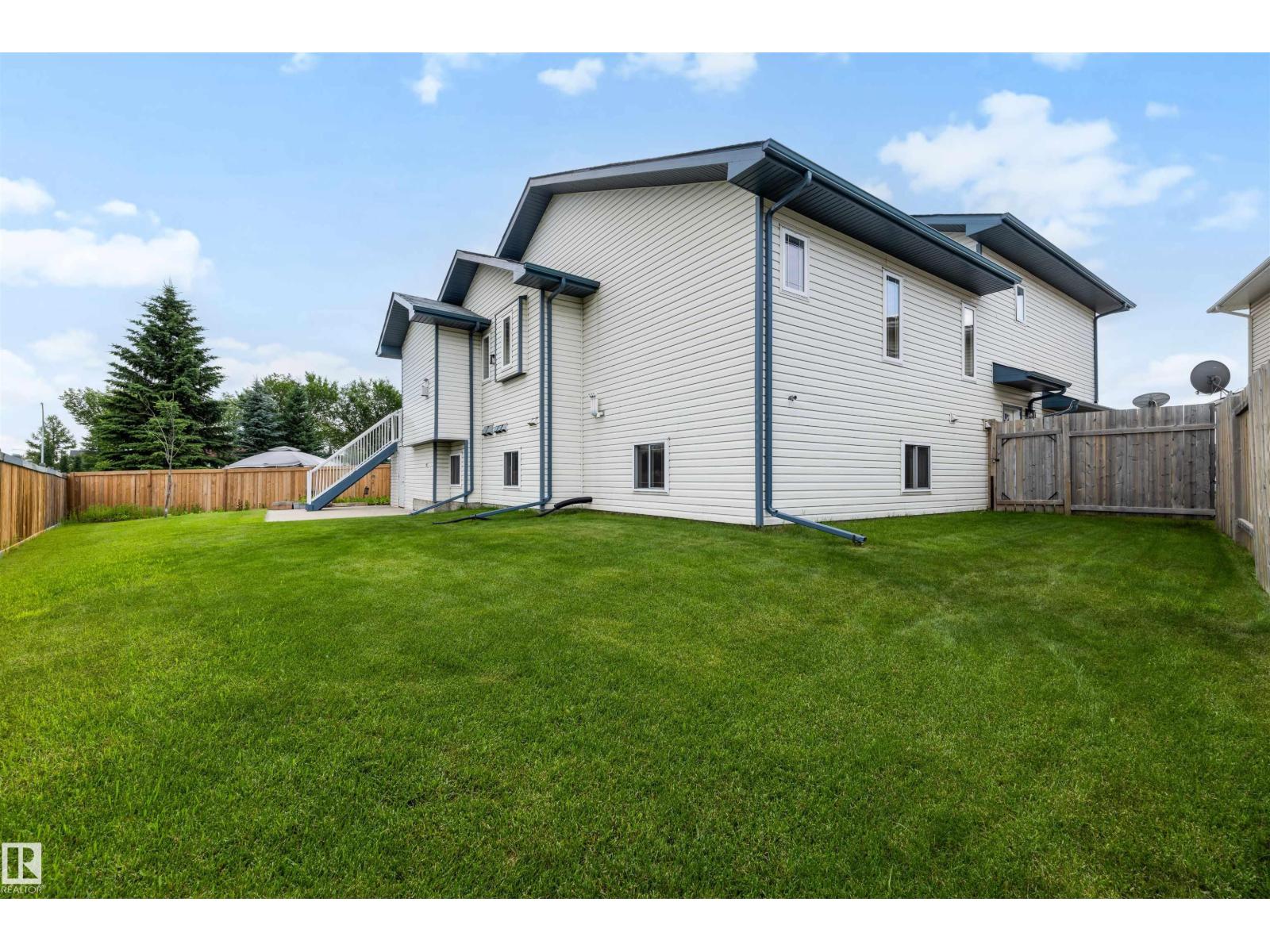 15227 47 ST NW - 43