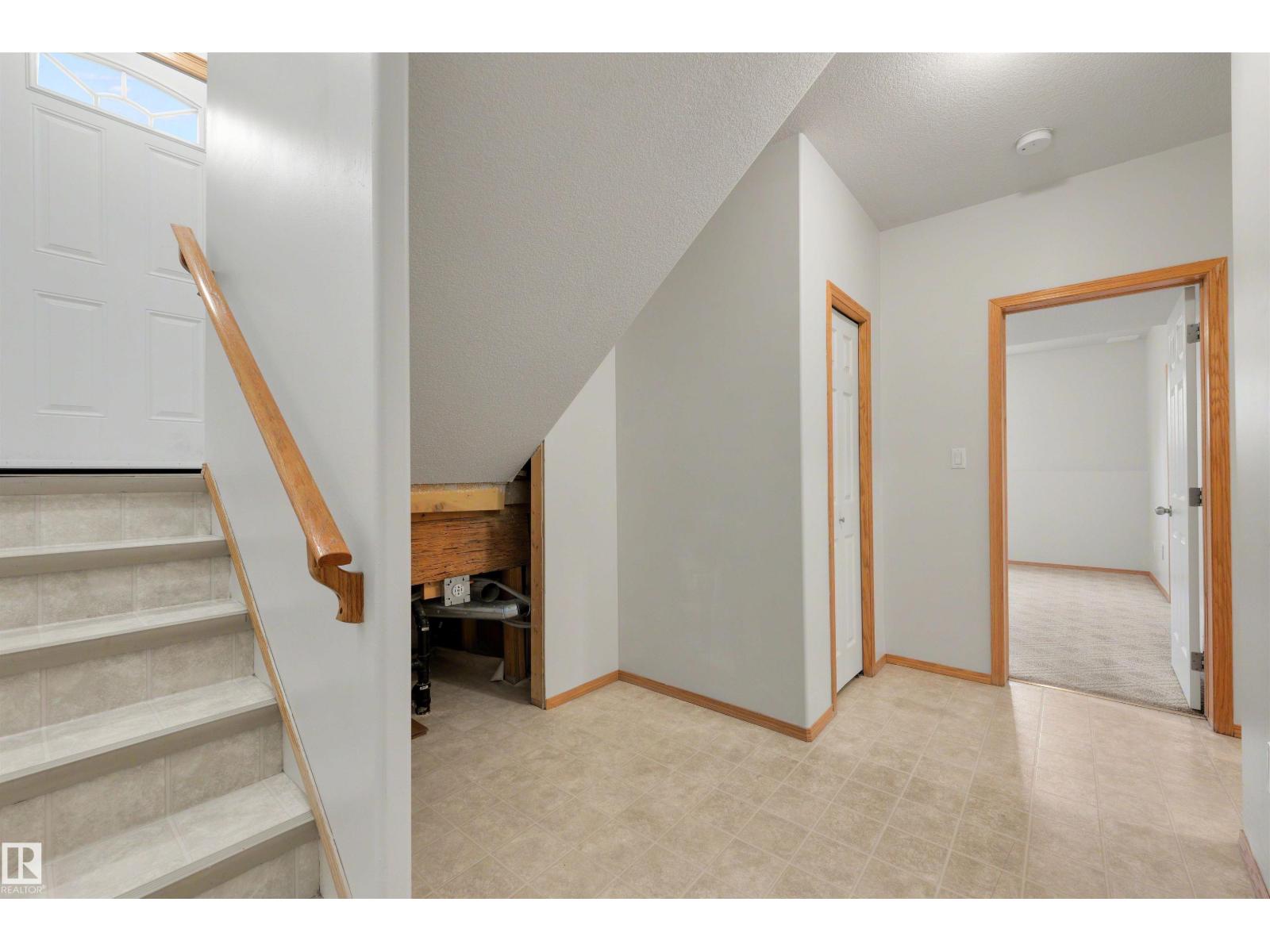 15227 47 ST NW - 26