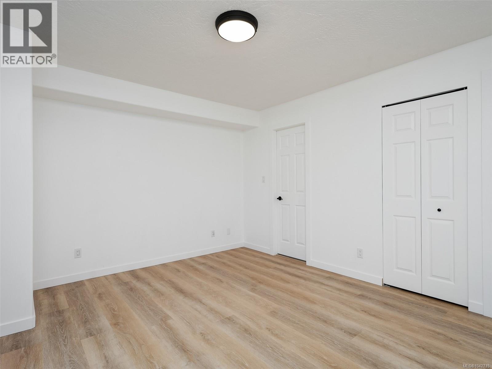 #101 3724 Harriet Rd - 17