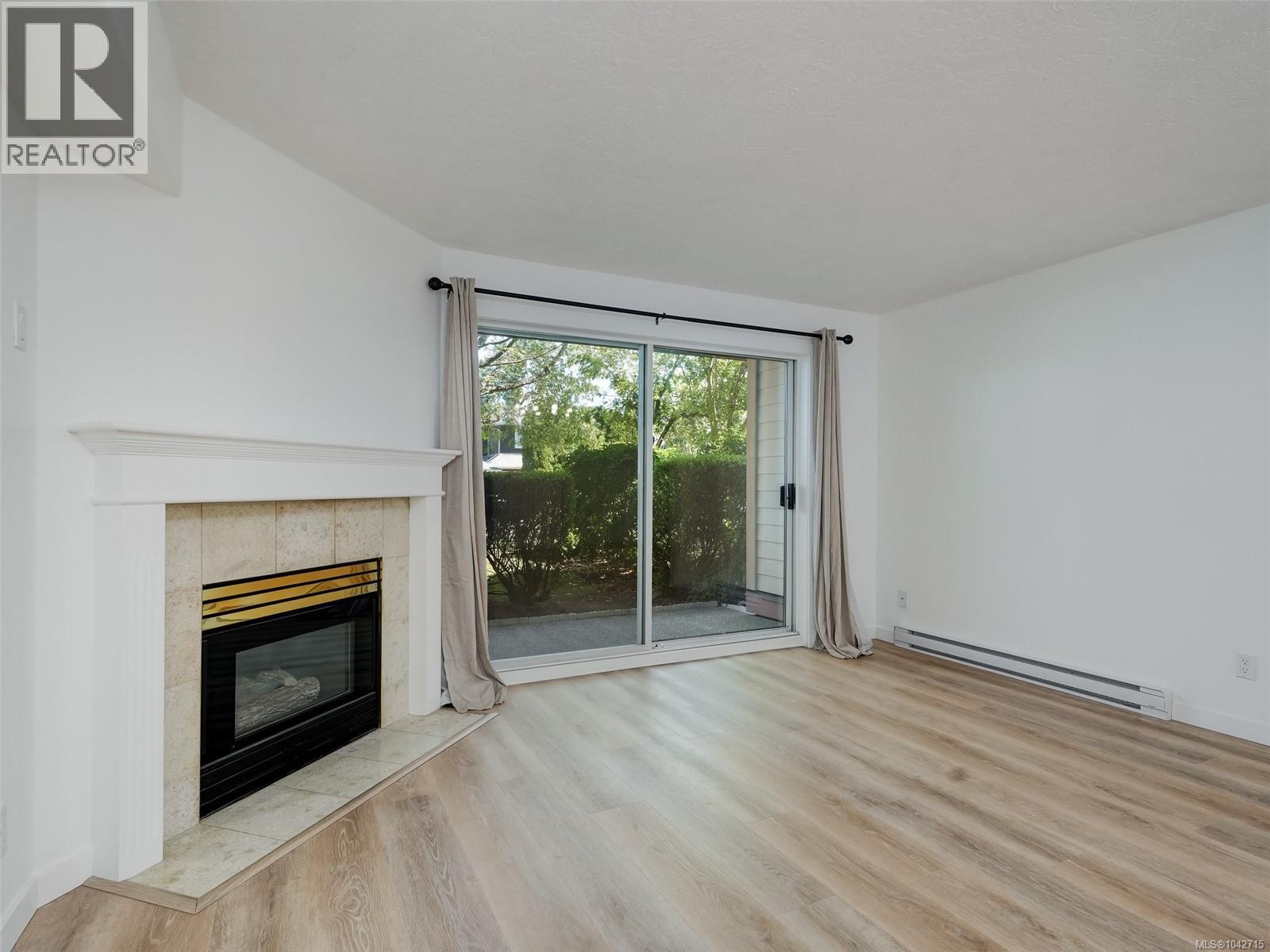 #101 3724 Harriet Rd - 5