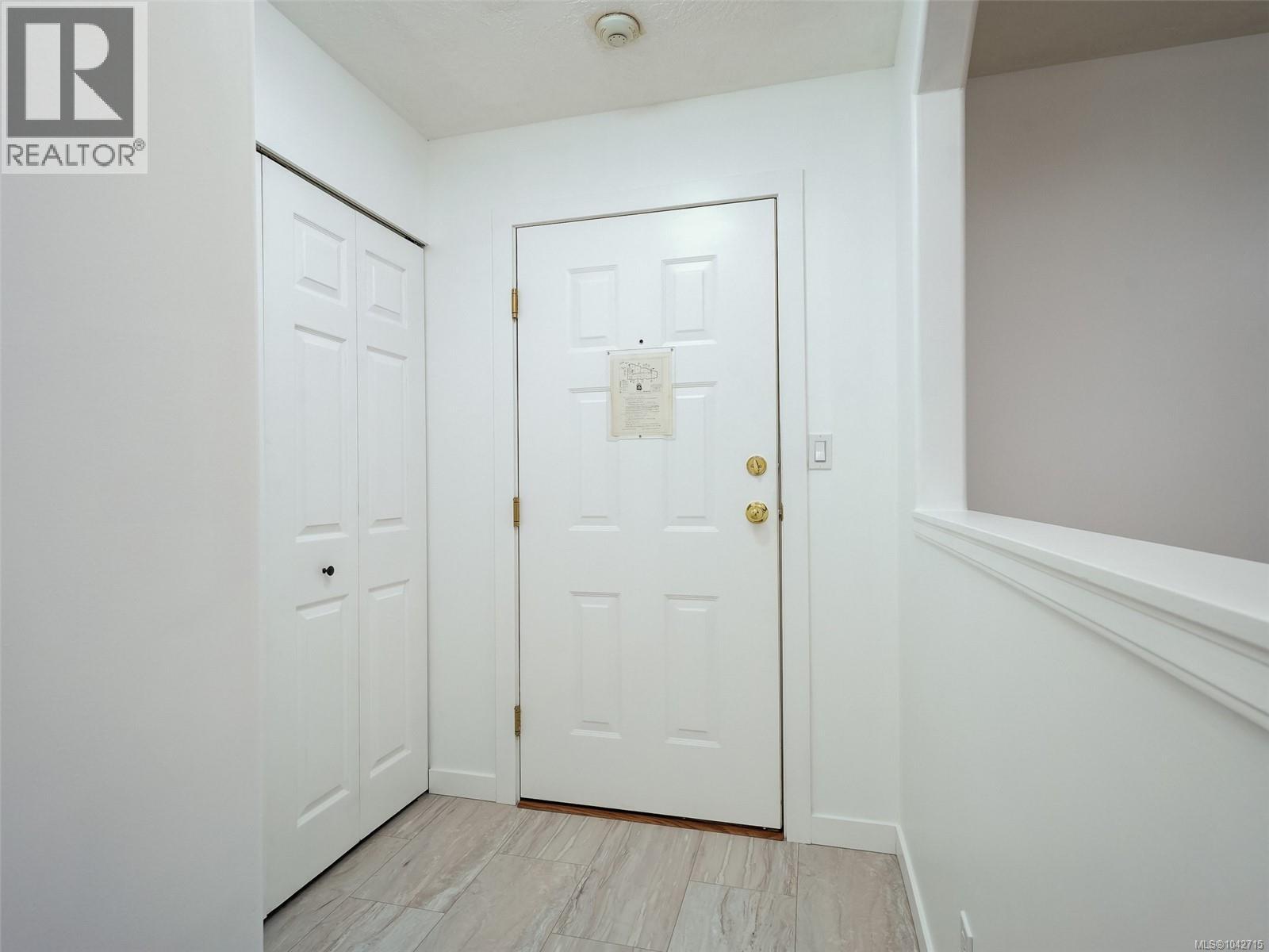 #101 3724 Harriet Rd - 21
