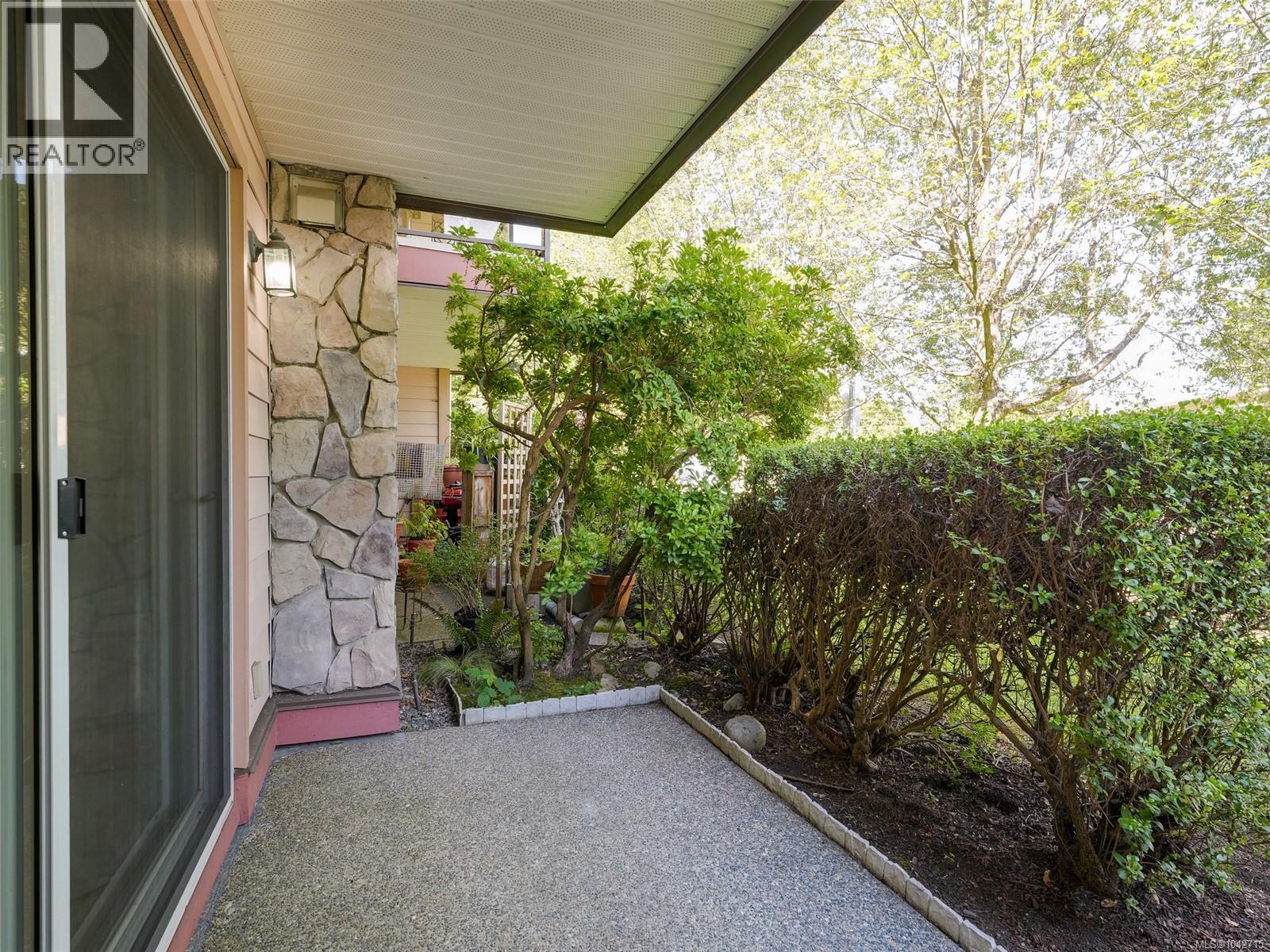 #101 3724 Harriet Rd - 22