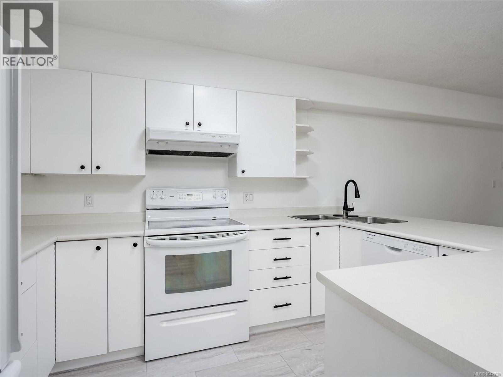 #101 3724 Harriet Rd - 11