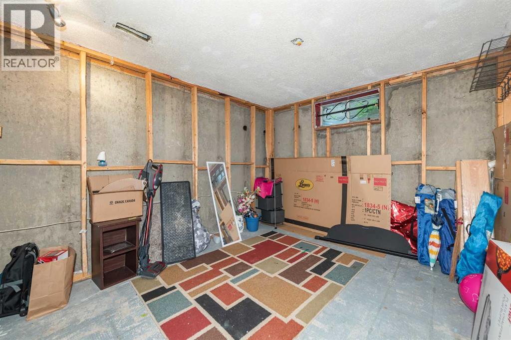 78 Queen Anne Close SE - 27