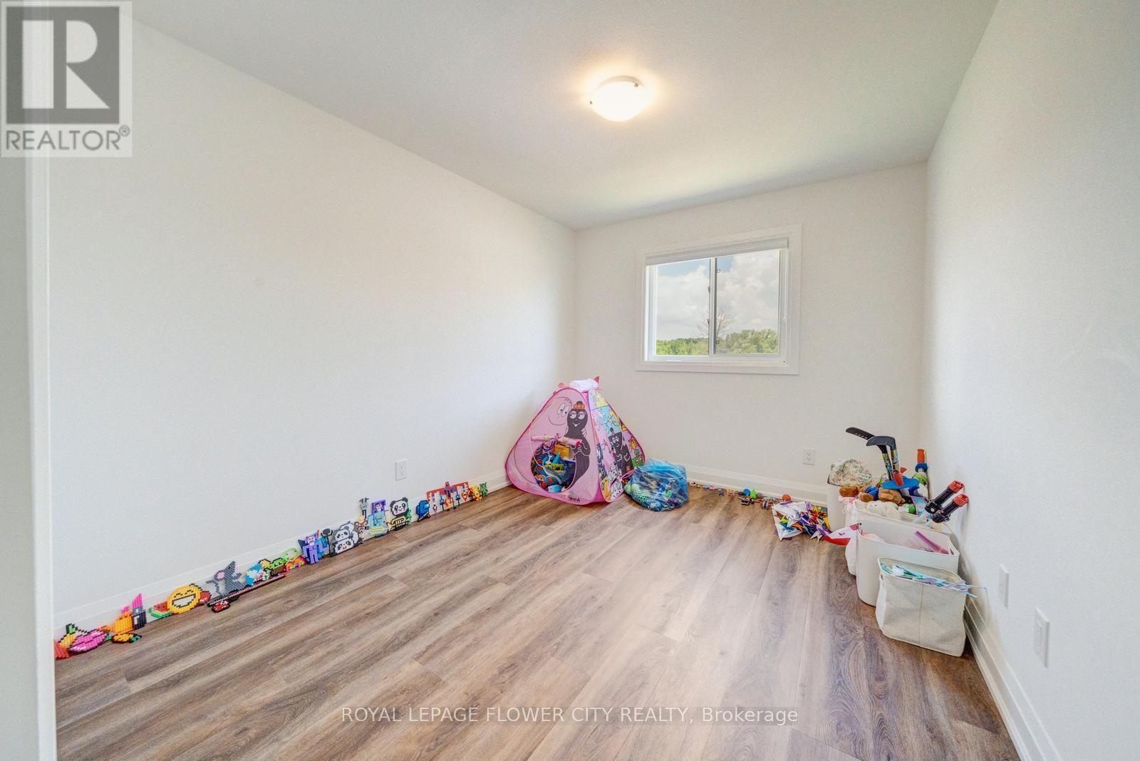 20 SYCAMORE STREET - Image 25