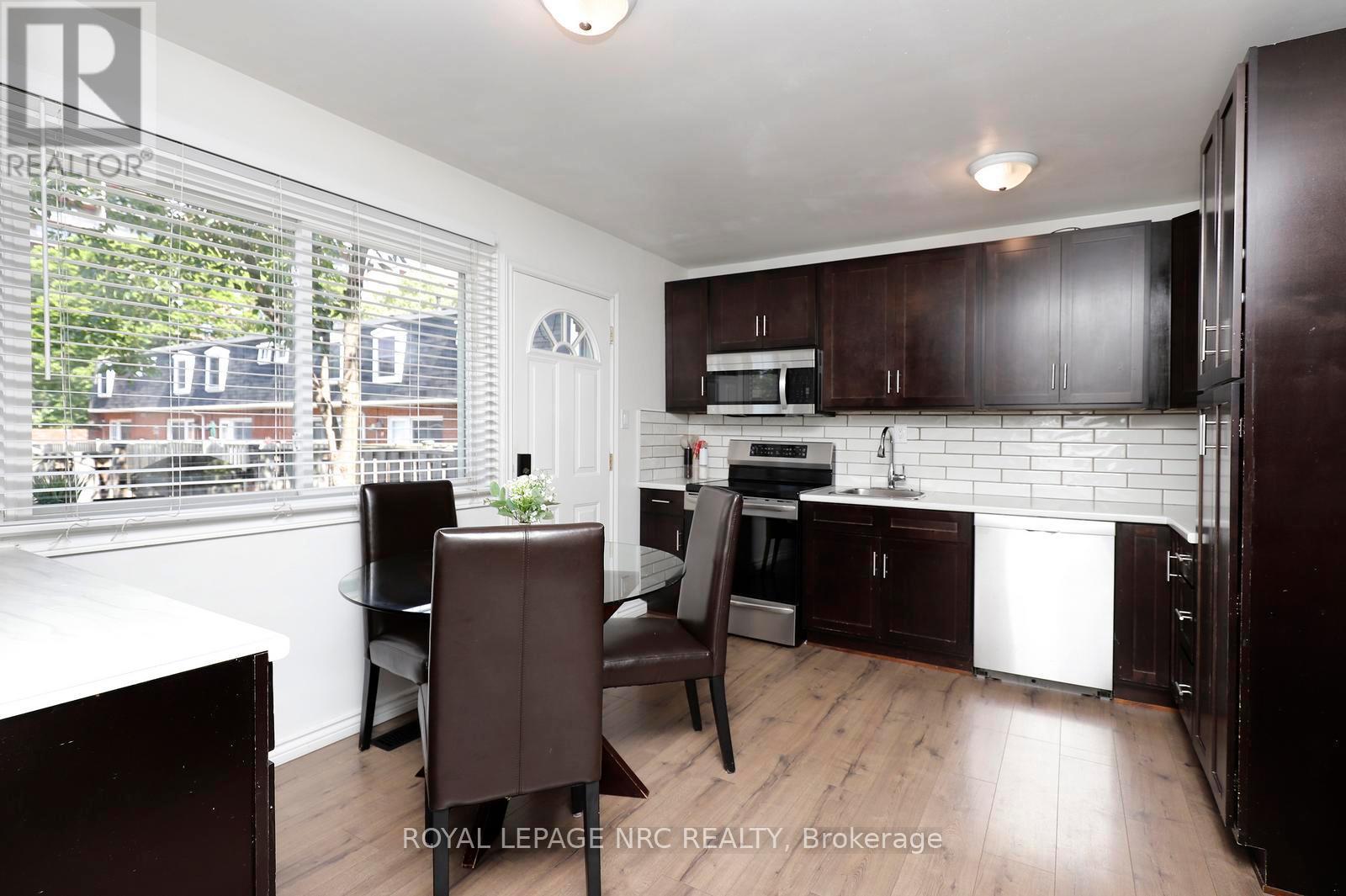 #6 211 LAKE AVENUE N - 11