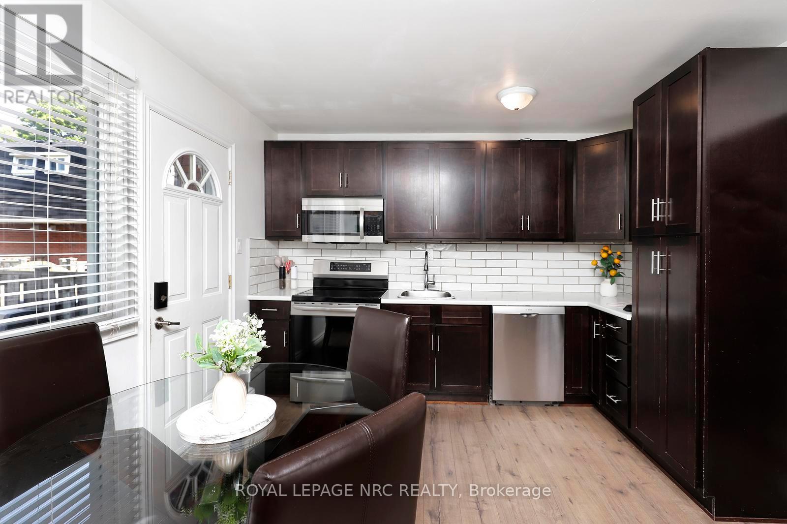 #6 211 LAKE AVENUE N - 12