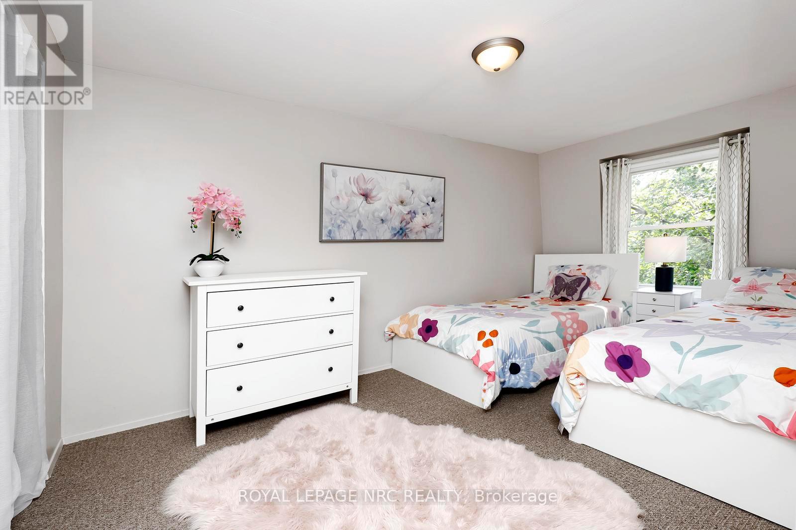 #6 211 LAKE AVENUE N - 21